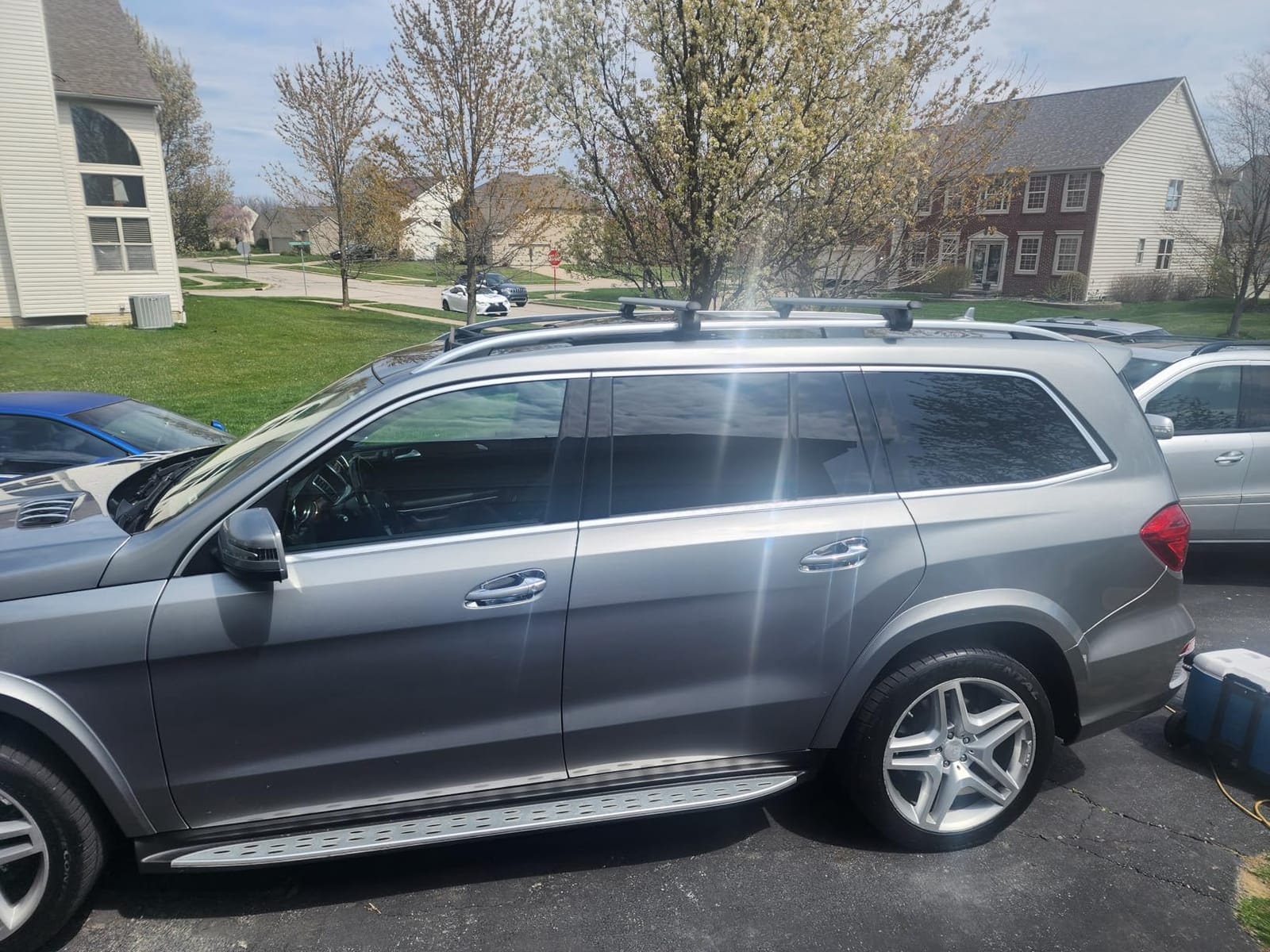 TANX Roof Rack Cross Bars with 4 Anti-Theft Locks | Heavy-Duty Universal Roof Rack (200lbs Capacity) | Universal Cross Bars that Fit Most Raised Side Rails Vehicles/SUVs customer photo 1