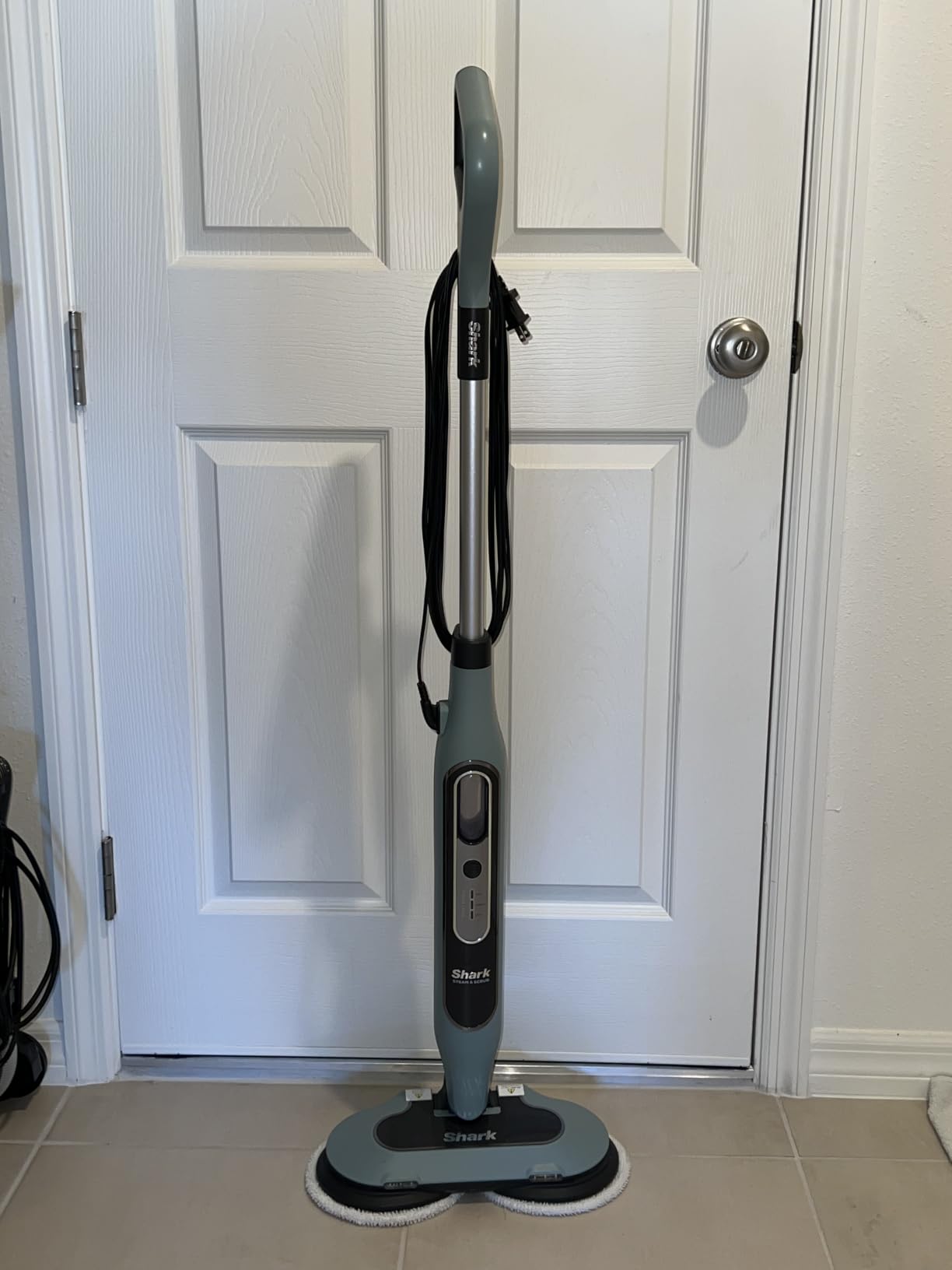 Shark Steam & Scrub Steam Mop, All-in-One Hard Floor Cleaner, Grey, S8001 | LED Headlights, 4 Dirt Grip Soft Scrub Pads Included, XL Water Tank, Swivel Steering customer photo 1