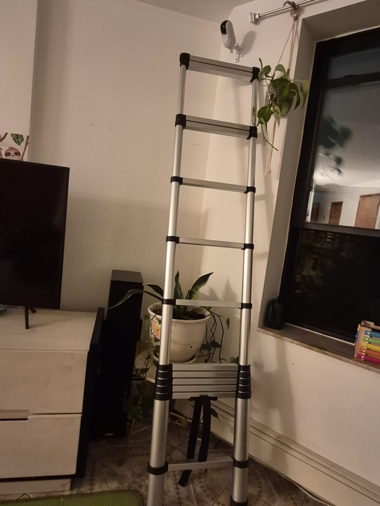 Telescoping Ladder, 12.5 FT Extension Ladder, Heavy Duty 330lbs Max Capacity | Multi-Purpose Collapsible Ladder for RV or Outdoor Work Black customer photo 2