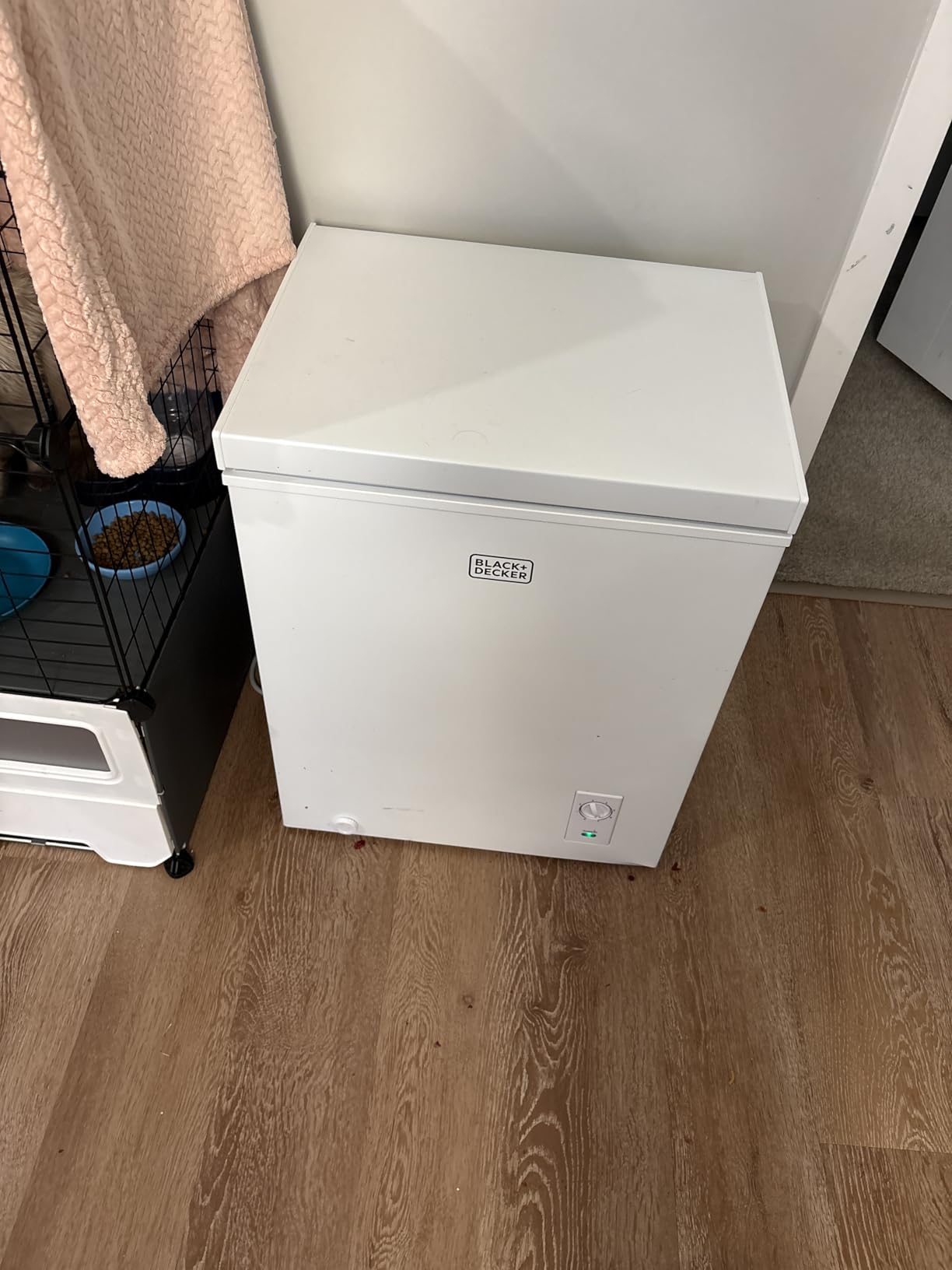 BLACK+DECKER 16.2 Cu. Ft. Chest Freezer, Deep Freezer with Top Opening, Freezer Chest with 2 Removable Storage Baskets, Mechanical Temperature Control, Manual Defrost,R600a Refrigerant, BCF1620E,White customer photo 1