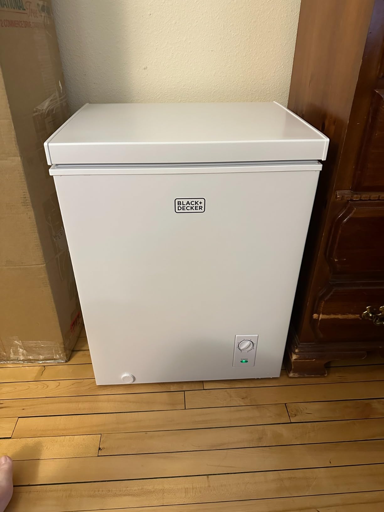 BLACK+DECKER 16.2 Cu. Ft. Chest Freezer, Deep Freezer with Top Opening, Freezer Chest with 2 Removable Storage Baskets, Mechanical Temperature Control, Manual Defrost,R600a Refrigerant, BCF1620E,White customer photo 2