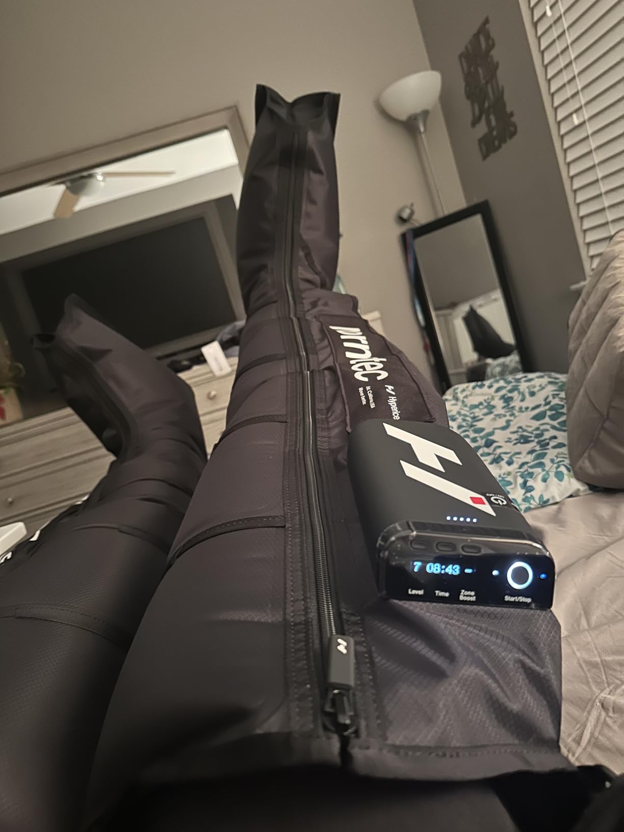 Hyperice Normatec Elite Wireless Compression Boots Recovery Size Standard | Increase Circulation | Symmetrical Massage | Bluetooth | Reduce Aches Pains | Pressure Sensor Feedback | 7 levels | Portable customer photo 1
