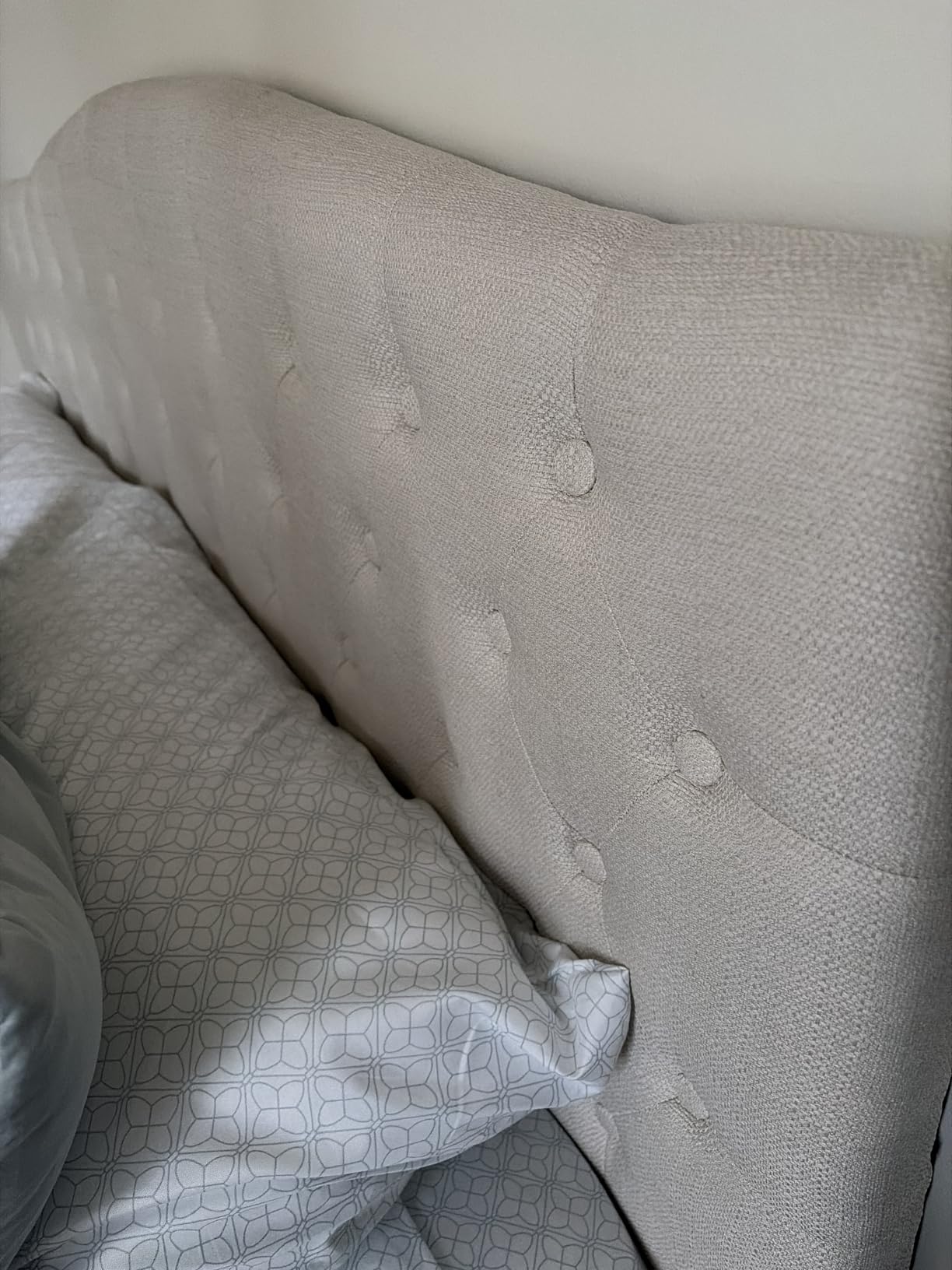 Furpopup Linen Upholstered Headboard Queen/Full Size Bed Tufted Button Headboard, High-Density Sponge Padding, Luxury Texture Easy Assembly - Ivory customer photo 2