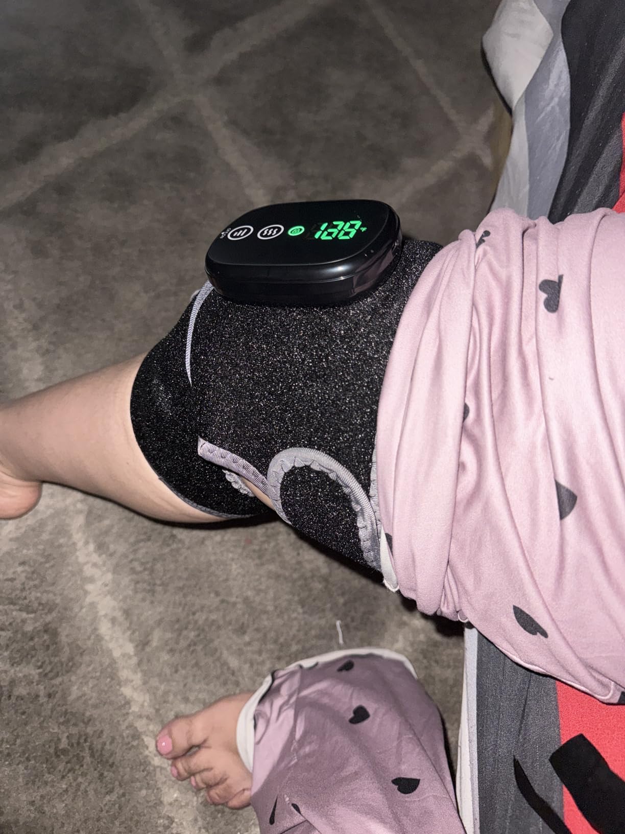 HOMRELEXA Cordless Heated Knee Massager, 3-in-1 Knee Heating Pad, Black 1PC | 3 Vibration Mode and 3 Heating Levels, Auto-Off Timer, Electric Knee Brace for Knee Shoulder Elbow, Ideal Gifts for Men Women customer photo 2