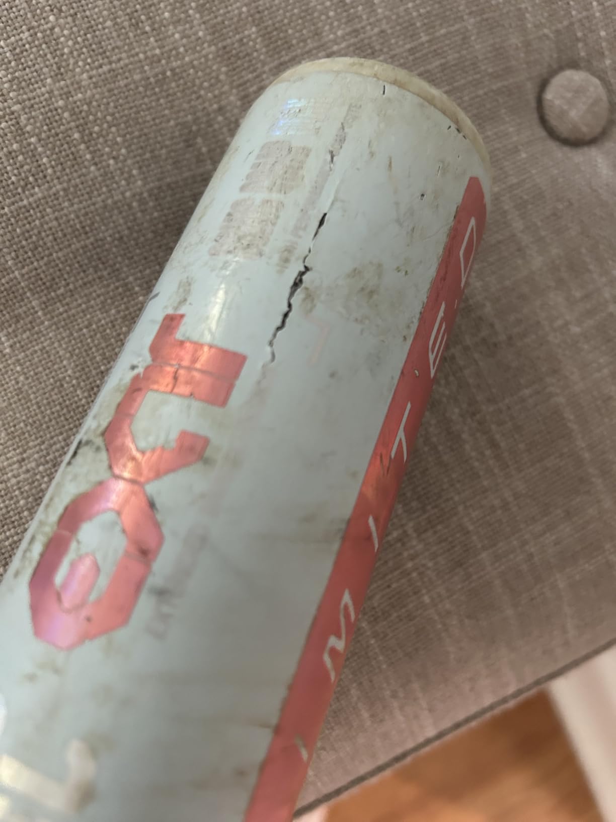 Easton | 2025 | Ghost Unlimited Fastpitch Softball Bat | Approved for All Fields | -8 / -9 / -10 / -11 Drop | 1 Pc. Composite customer photo 1