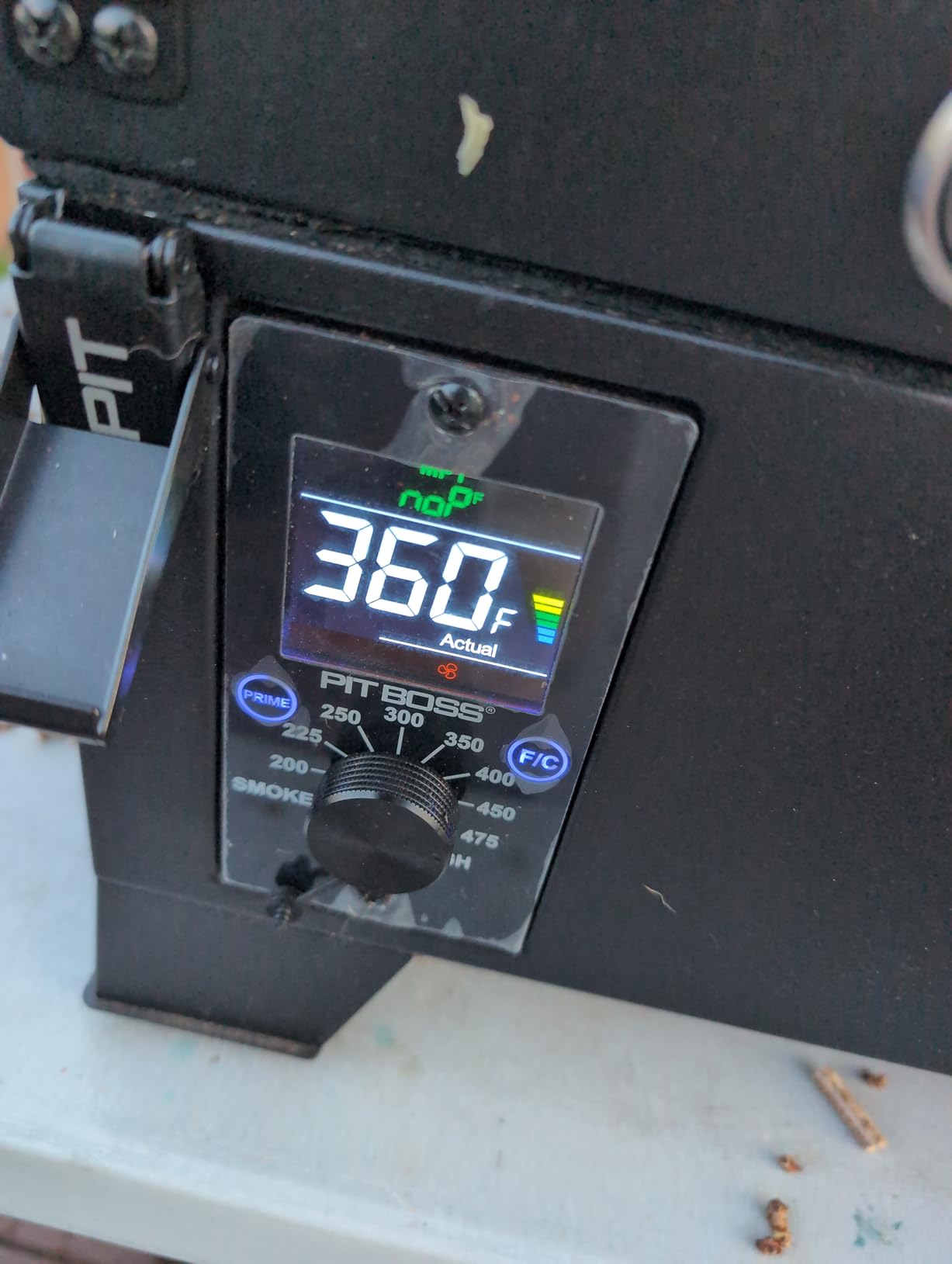 Pit Boss 150 Wood Pellet Grill & Smoker with Flame Broiler, 256-Sq. In. Cooking Space, 180°F to 500°F Temperature Range, 7 lb. Pellet Hopper customer photo 1