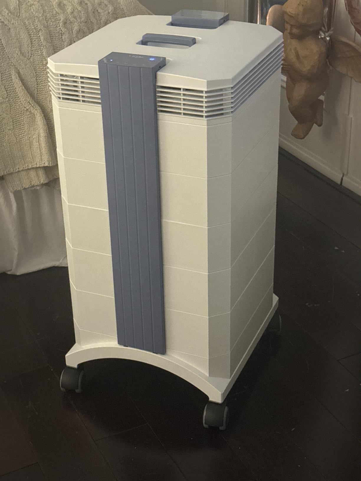 IQAir GC MultiGas XE Air Purifier Activated Carbon WiFi Enabled 1125 sq ft customer photo 2