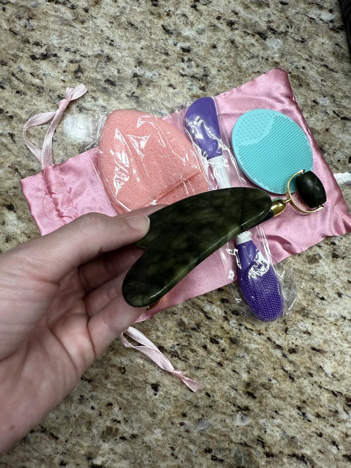 Rena Chris Gua Sha and Face Roller Set: Anti-Breakage Jade Roller for Long-Lasting Use, Jawline Sculpting and Puffiness Reducing, Gua Sha Facial Tools for Self Care Gift (Green) customer photo 1