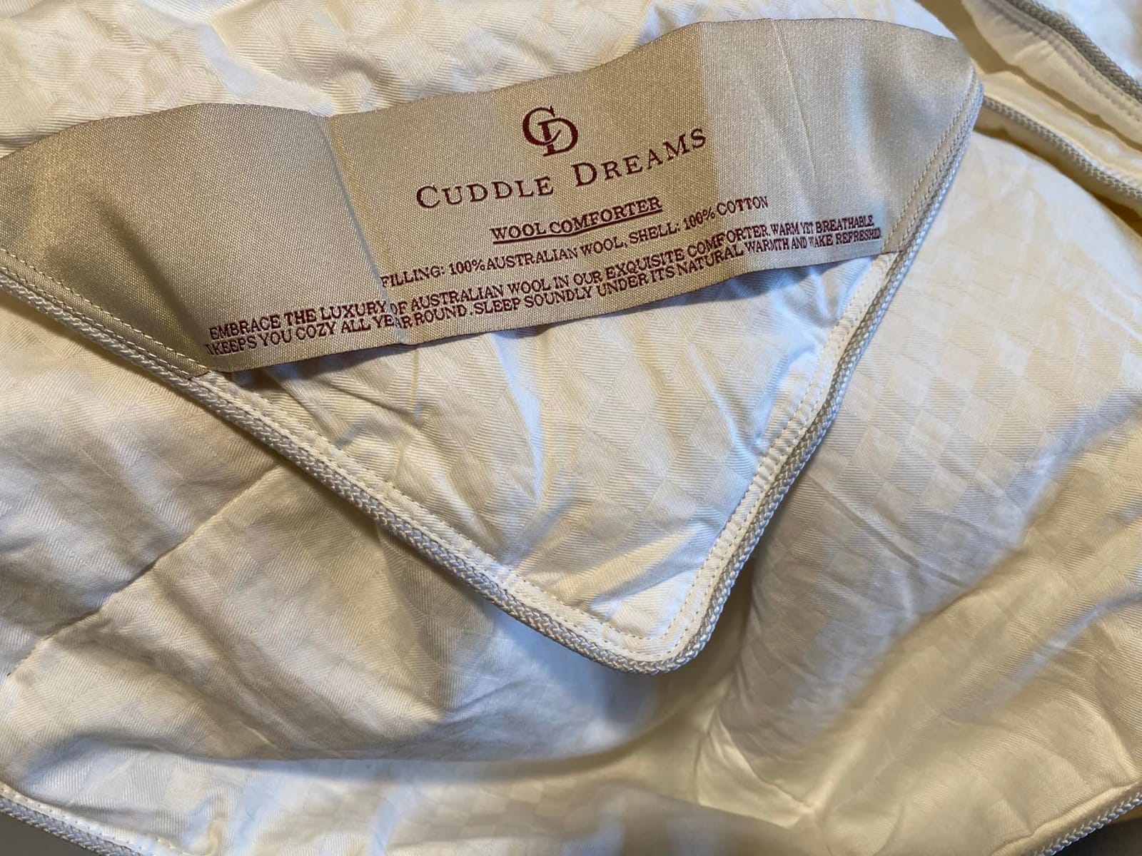 CUDDLE DREAMS Classic Wool Comforter (Midweight for All Season, Queen) | Wool Duvet Insert, Australian Wool Filling, Breathable Natural Warmth, Quiet Cotton Cover, OEKO-TEX Standard 100 Certified customer photo 2