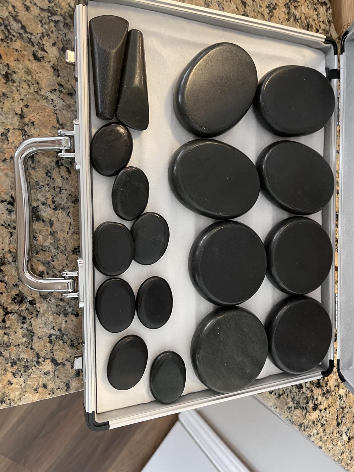 Hot Stones Massage Set, 14Pcs Basalt Portable Stone Kit with Warmer, Professional Rocks for Home Spa Warming Therapy Relaxing Pain Relief customer photo 1