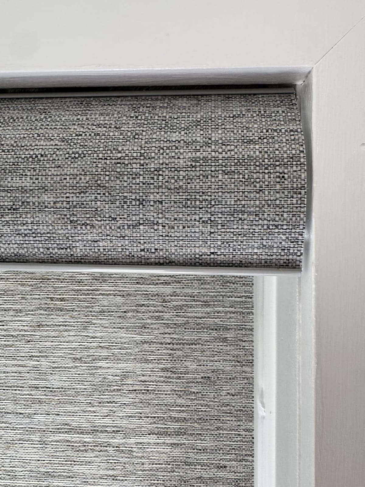 Persilux Light Filtering Roller Shades for Windows,Cordless,Linen Fabric,Roller Blinds,Thermal Insulated Fabric UV Protection Shades for Home,Office,Bedroom,Door,Light Filtering-Cream,Custom Now customer photo 1