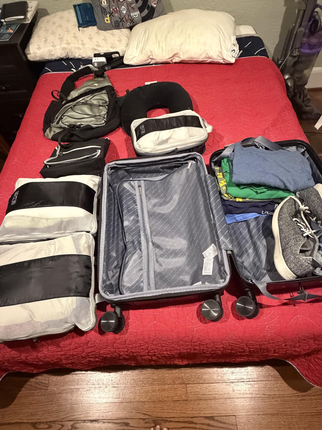OlarHike 10 Set Compression Packing Cubes for Travel Essentials, Compressible Expandable Space Saver Bags for Organizing Clothes, Luggage Suitcase Garment Bags with Over 1000 pcs Mesh Holes (Black) customer photo 2