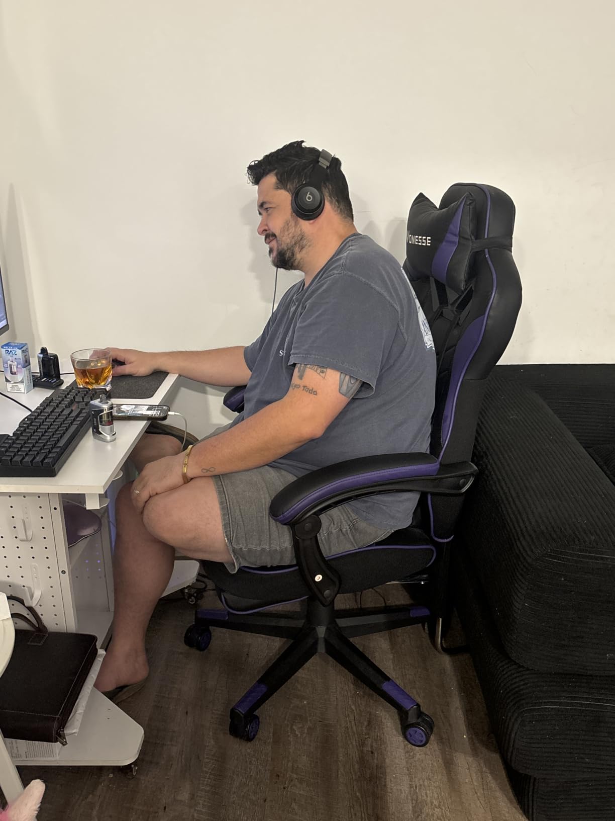 Gaming Chair, Big and Tall Office Chair with Footrest and Massage, Gaming Chairs for Adults with Lumbar Support, Ergonomic High Back Computer Desk Chair with Pocket Spring Cushion (Black) customer photo 1