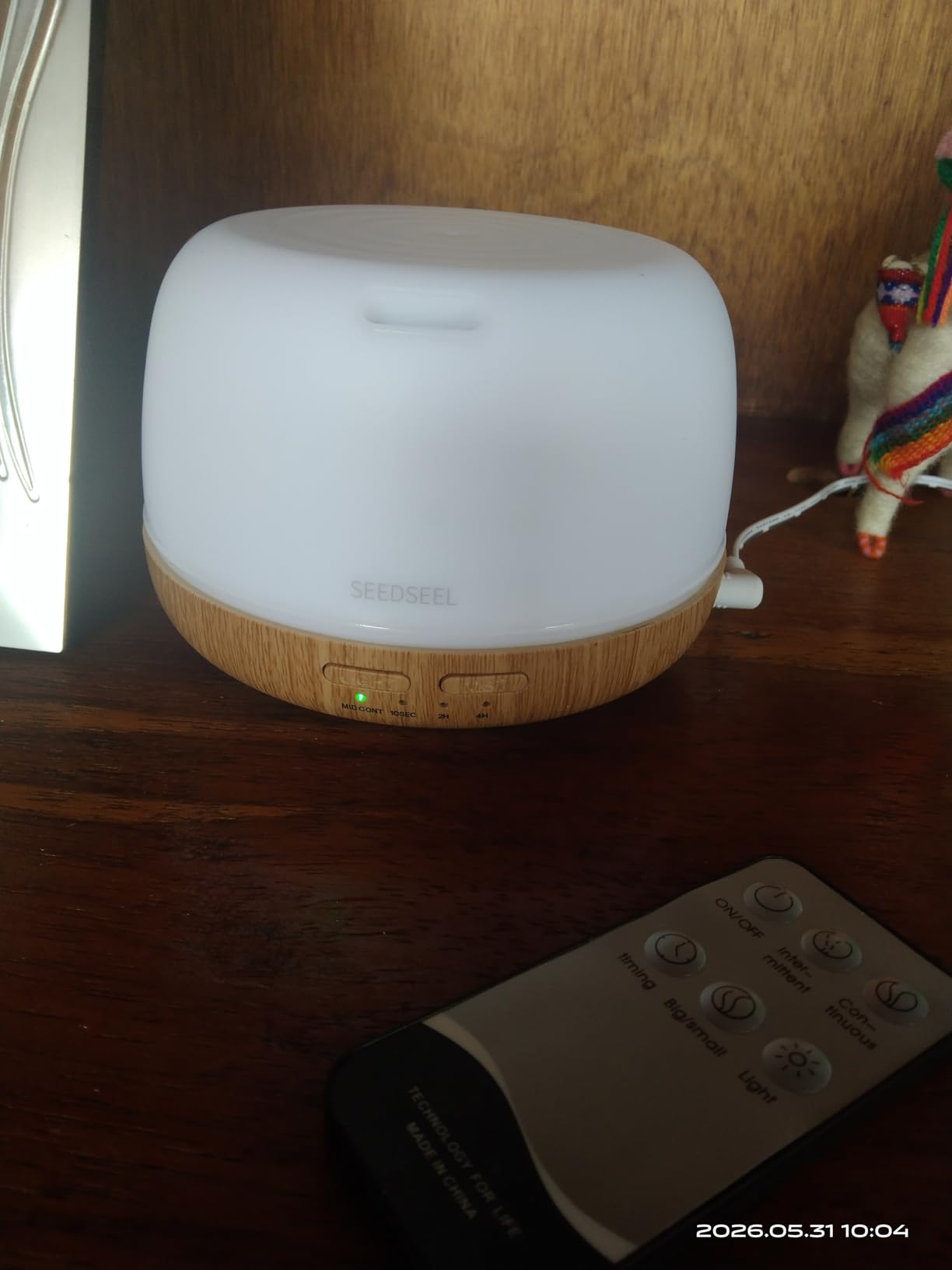 SEEDSEEL 300ML Essential Oil Diffuser with 7-Color LED Lights and Remote Control, High-Efficiency Ultrasonic Mist Aromatherapy Diffuser for Home customer photo 1