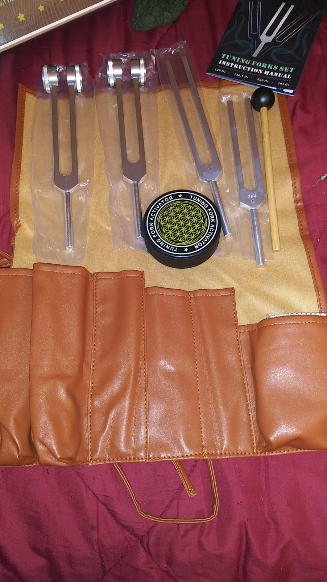 Tuning Forks For Healing Set, Weighted & Unweighted Tuning Fork 128Hz, 136.1Hz, 256Hz, 384Hz, Lead-Free Aluminum Alloy, Non-Magnetic, Hockey Puck Activator & Feet, Vegan Leather Pouch customer photo 2