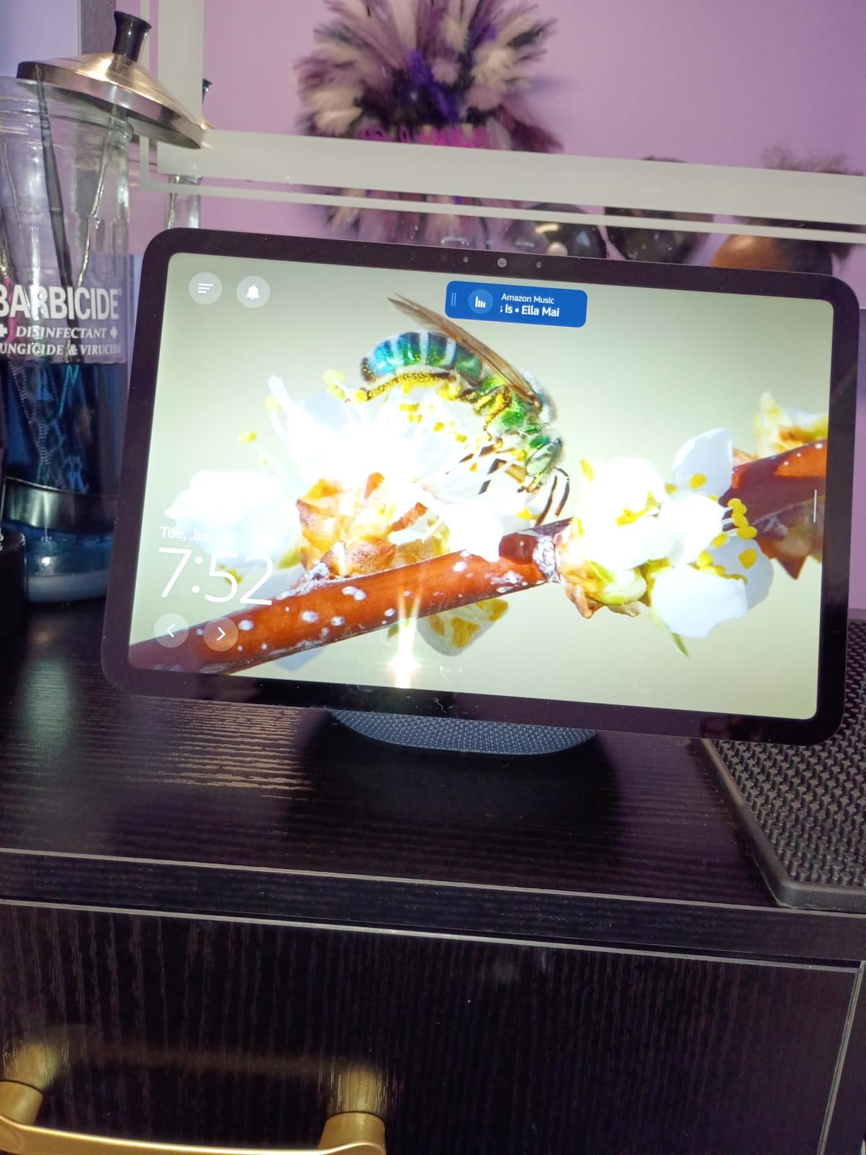 Echo Show 8 (newest model), Vibrant HD 8.7