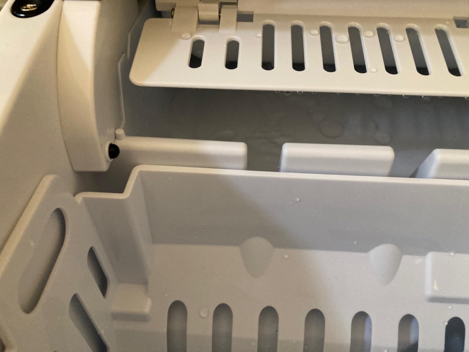 EUHOMY Ice Maker Countertop, 9 Cubes Ready in 6 Mins, 26lbs/24H, Self-Cleaning, Portable Ice Maker Machine with Carry Handle, Basket and Scoop, 2 Sizes of Bullet Ice for Home, Kitchen, Office customer photo 1