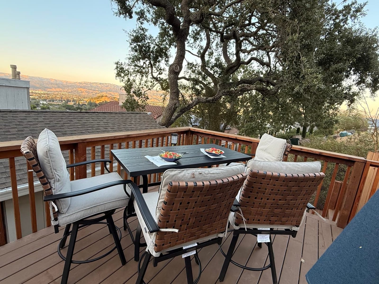 Grand patio 5-Piece Patio Swivel Bar Set with Ice Bucket Dining Table, Leather-Look Wicker Outdoor Height Patio Bar Stools Set of 5, High Bar Chairs with High Back and Armrest customer photo 1