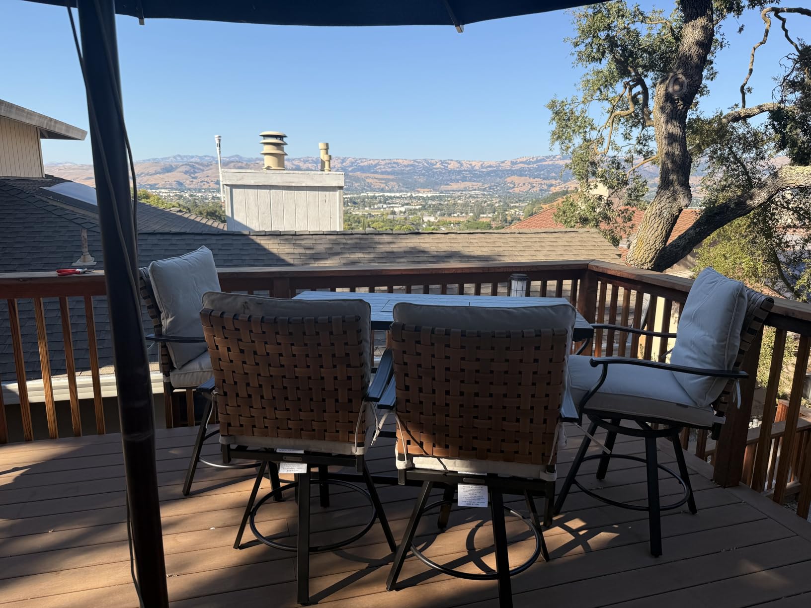 Grand patio 5-Piece Patio Swivel Bar Set with Ice Bucket Dining Table, Leather-Look Wicker Outdoor Height Patio Bar Stools Set of 5, High Bar Chairs with High Back and Armrest customer photo 2