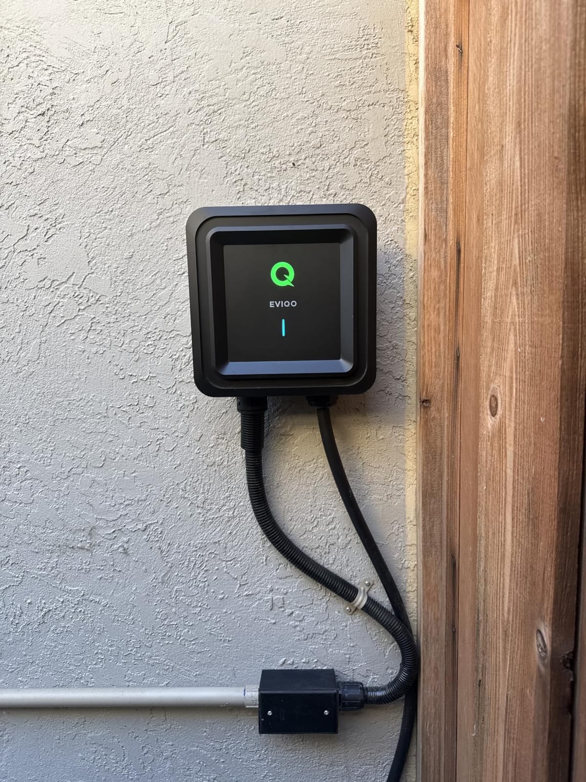 EVIQO Level 2 EV Charger J1772 40A NEMA 14-50 - 240V Wall Charging Station | Plug in, up to 40 mph, 25ft Cable, WiFi (2.4GHz), Smart App, Weatherproof Indoor/Outdoor (IP66, NEMA 4), UL & ETL Certified customer photo 1