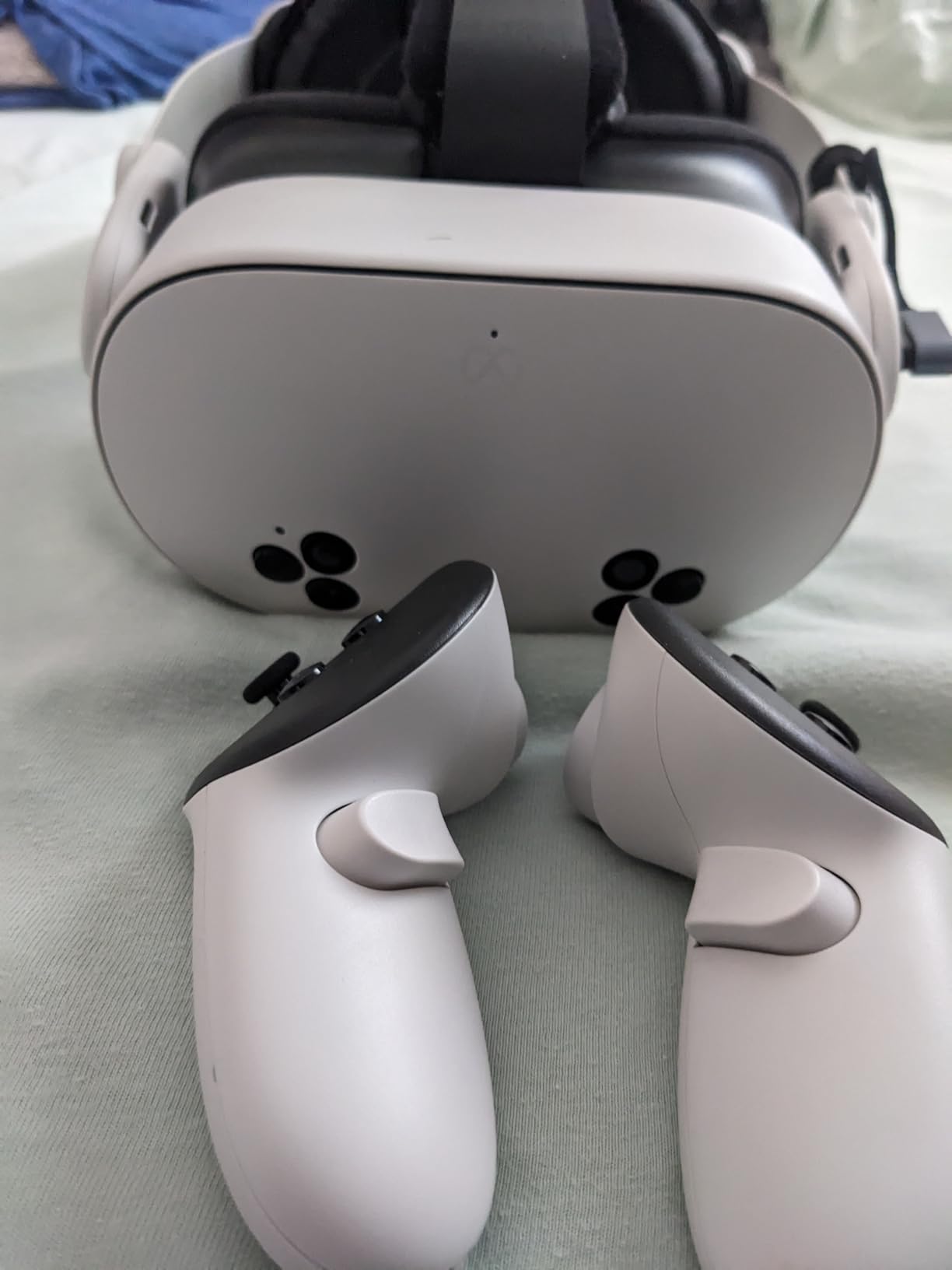 Meta Quest 3S 128GB - Get Batman: Arkham Shadow and a 3-Month Trial of Meta Horizon+ Included - All-in-One Headset customer photo 2