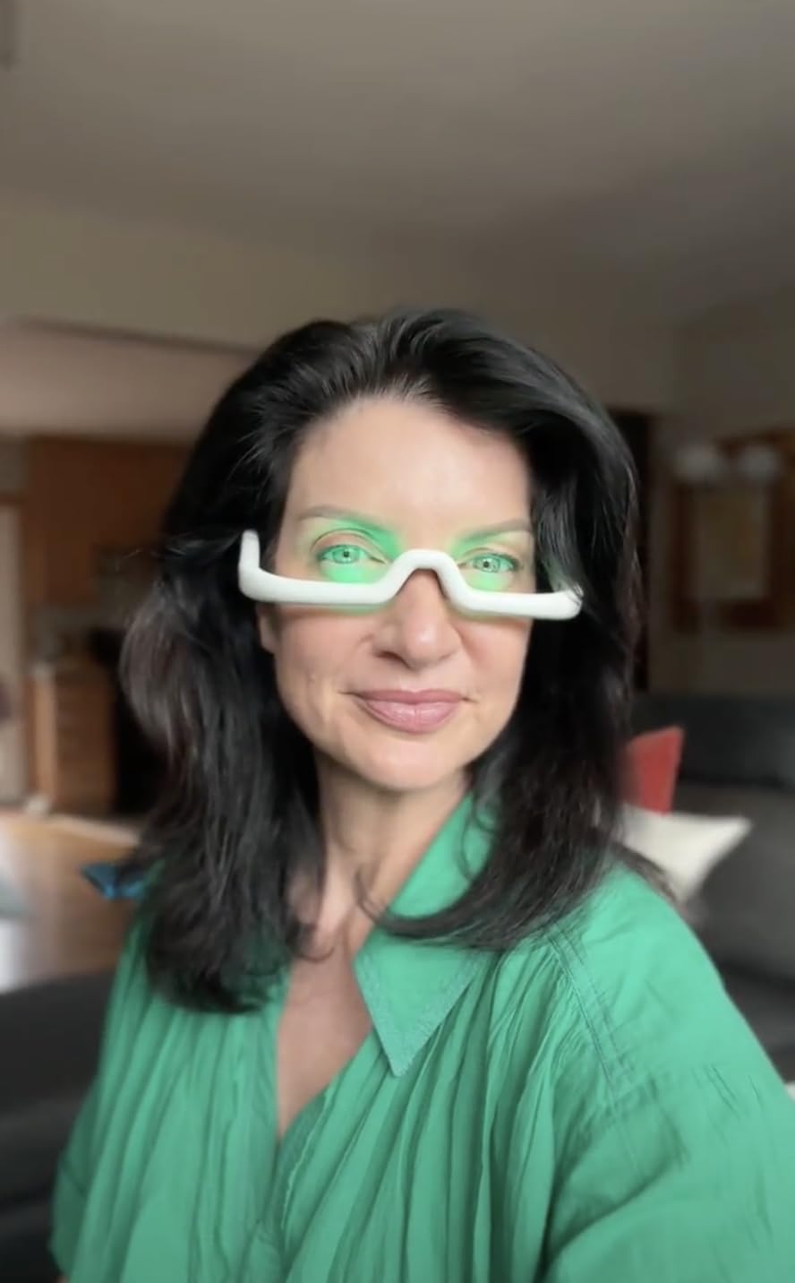 retimer 3 - Wearable Light Therapy Glasses for Jet Lag, Insomnia, SAD, Winter Blues & Shift Work - Naturally Regulate Melatonin - AI App with Apple & Google Health. customer photo 1