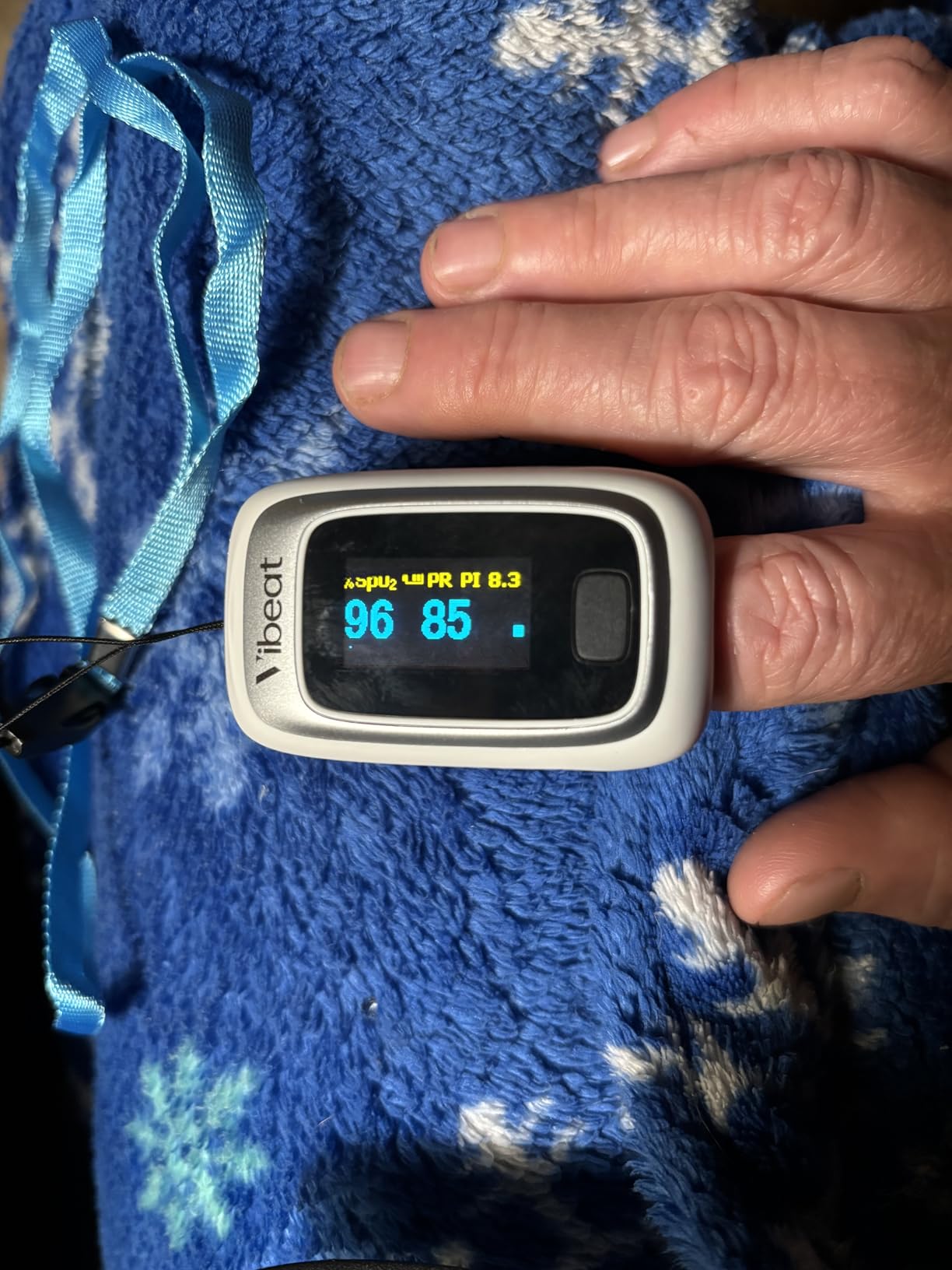 Vibeat Fingertip Pulse Oximeter, Blood Oxygen Saturation Monitor, Finger O2 Sensor with Pulse Rate, Batteries and Lanyard Included, Black customer photo 2