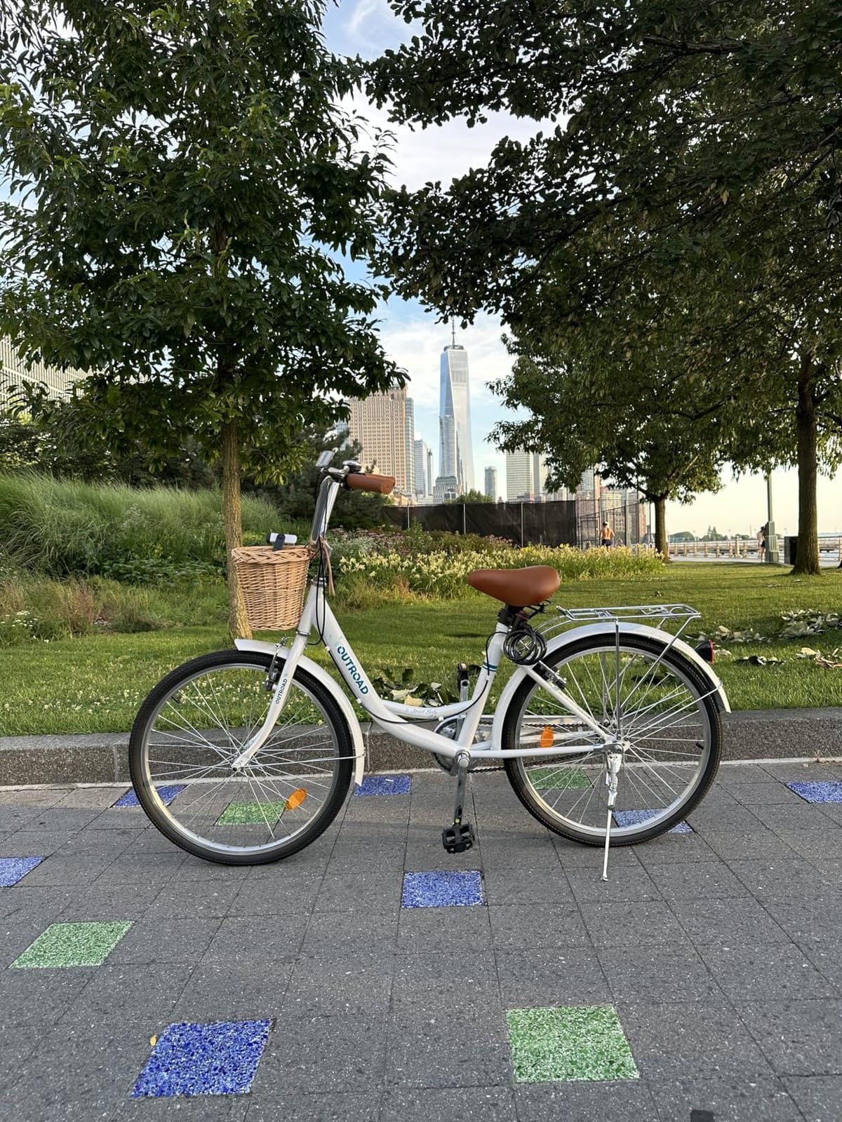 Outroad Beach Cruiser Bike, 24/26 inch Commuter Bicycle for Adult and Women, High-Carbon Steel Comfortable City Bikes with Rear Rack and Basket customer photo 2