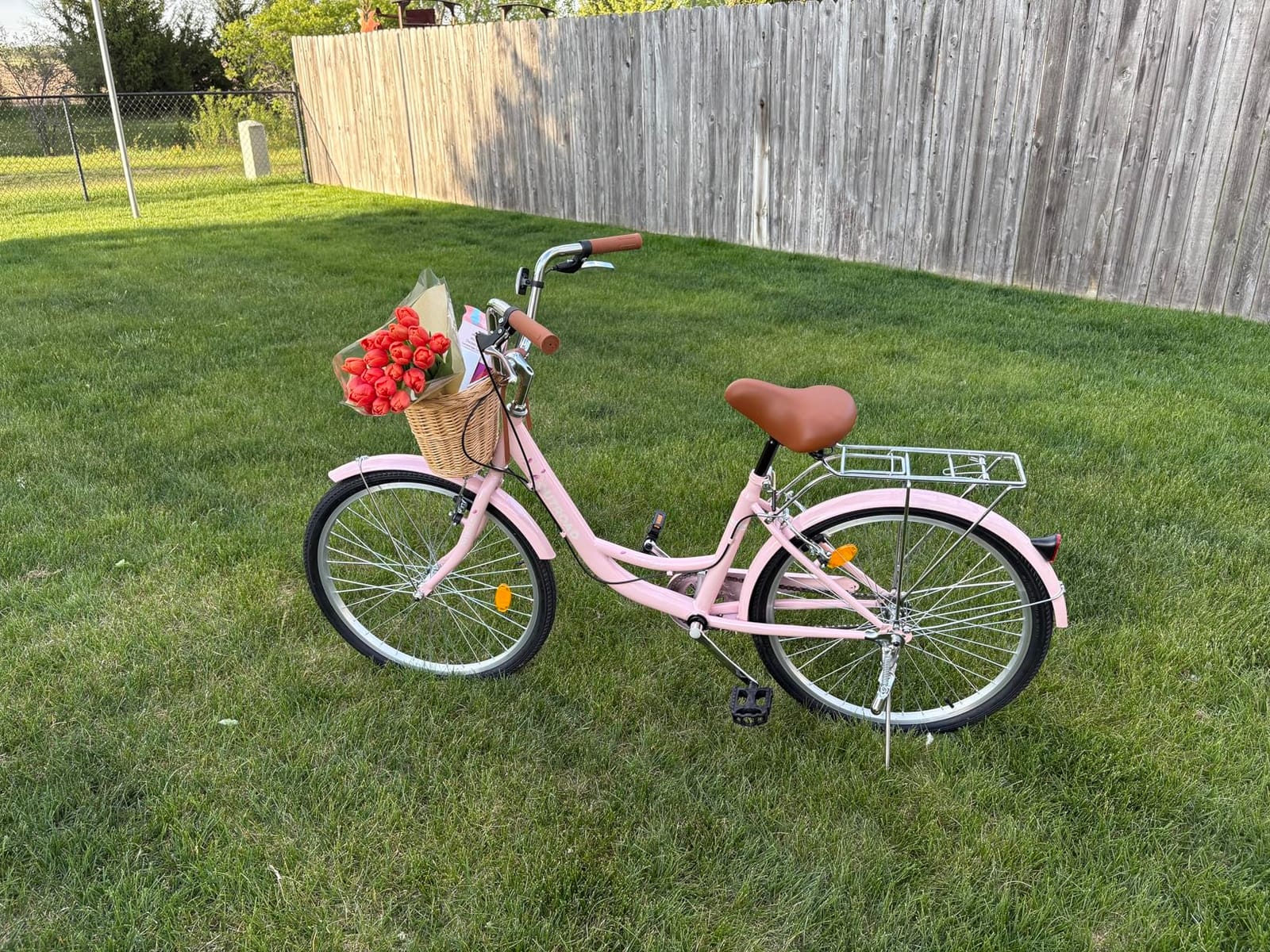 Max4out Women Bike Beach Cruiser Bike for Adult, 24 & 26 Inch Comfort Bikes with Rattan Front Basket, Womens Bicycle with Adjustable Seat and Dual V-Brake customer photo 2