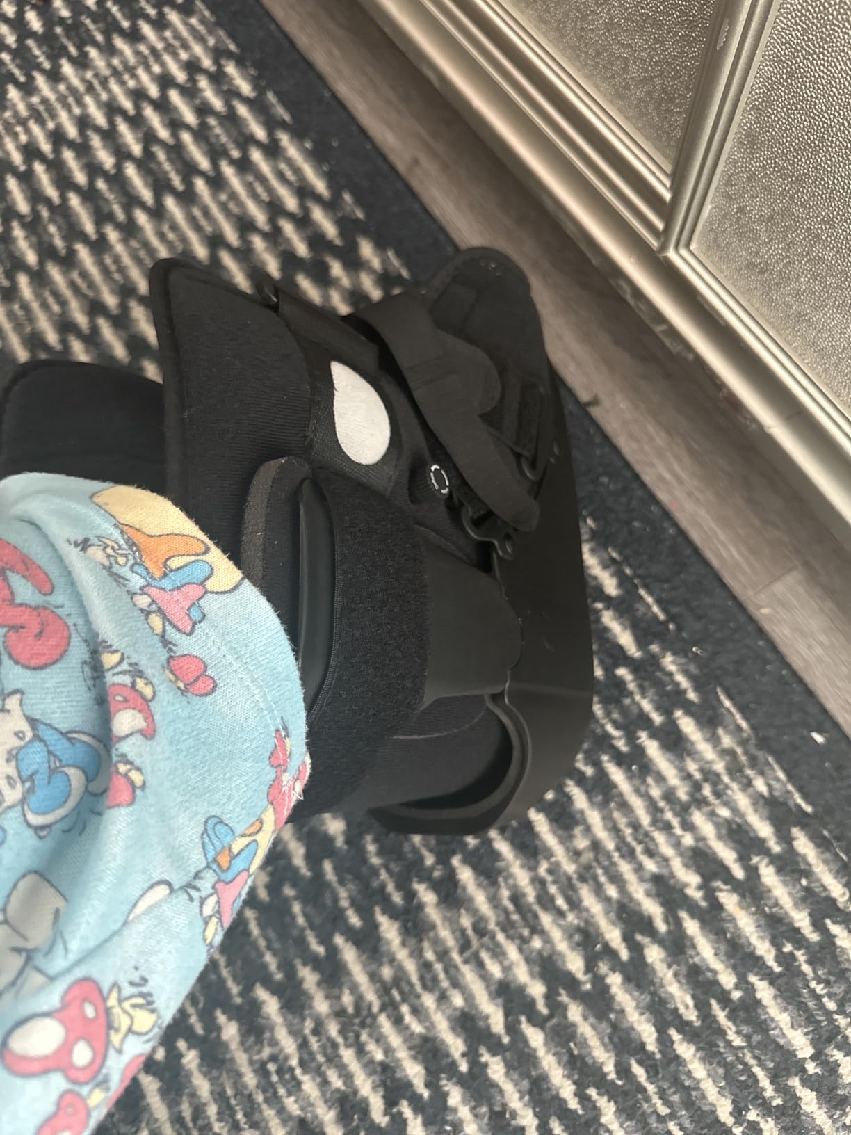 Air Walking Boot for Broken Foot, Injury, Sprained Ankle, M | CAM Walker Boot for Fracture, with Adjustable Air Cushion, Lightweight Design, Fits Left or Right Foot customer photo 2