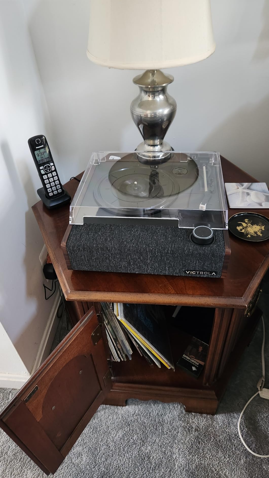Victrola Eastwood II - Bluetooth Record Player with Speakers - Espresso | Vintage wood record player, built-in speakers, 3-speed turntable, VINYLSTREAM Bluetooth out and in, Audio-Technica cartridge customer photo 2