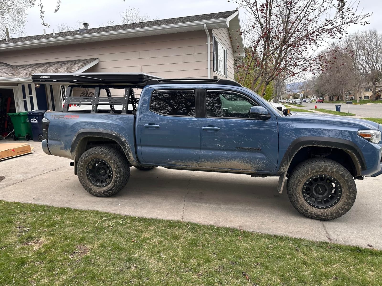 WildFinder Rooftop Tent, Hard Shell Roof Top Tent for Jeep SUV Truck Van - Aluminum Pop Up Roof Tent with LED Light Strip, 2-3 Person customer photo 2