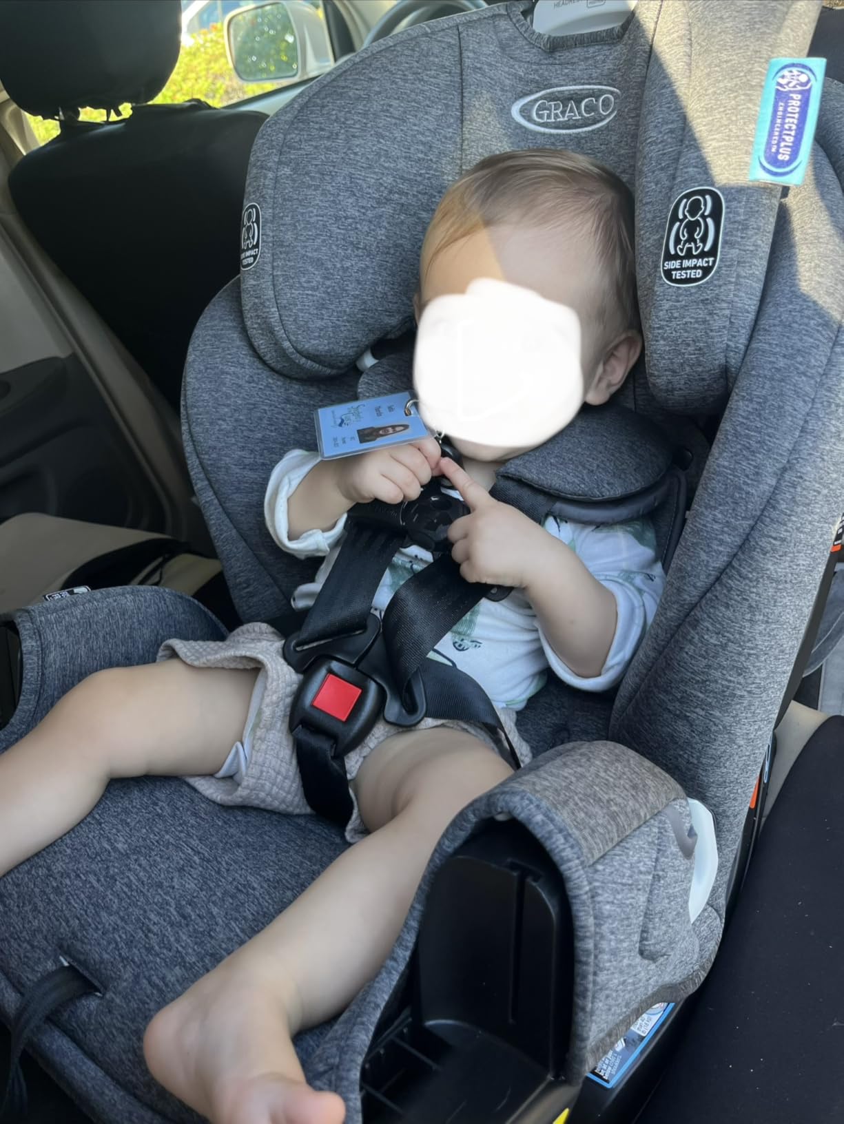 Graco Extend2Fit Convertible Car Seat, Rear and Forward Facing Car Seat with Adjustable Extension Panel for Extra Legroom, Great Gift for Baby Shower or Baby Registry, Gotham customer photo 1