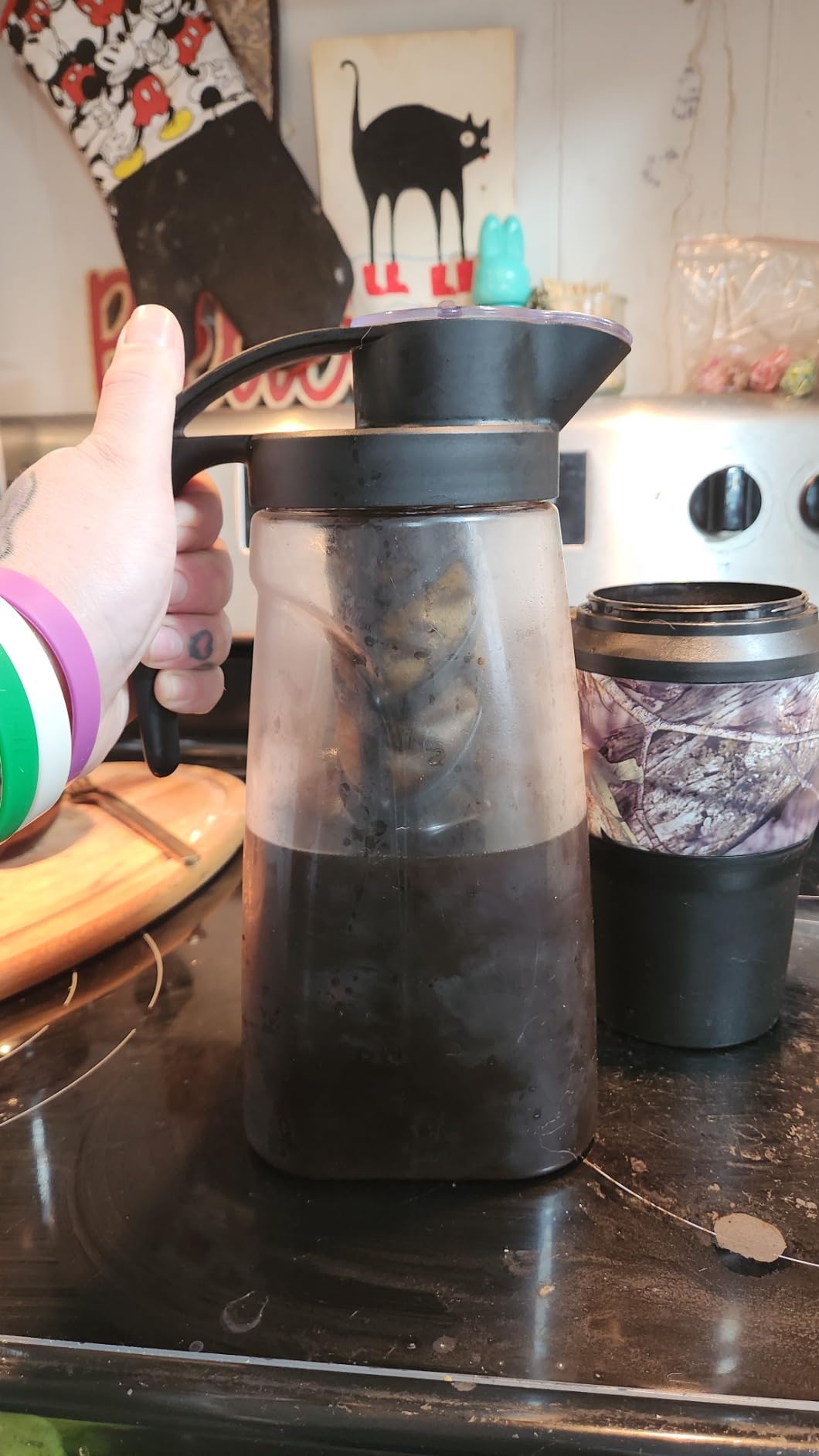 Cold Brew Coffee Maker, 70 oz (2100 ml) BPA Free Tritan Pitcher, Iced Coffee Maker and Tea Brewer, 100% Leak-Proof, Easy to Clean Reusable Mesh Filter, Black customer photo 2