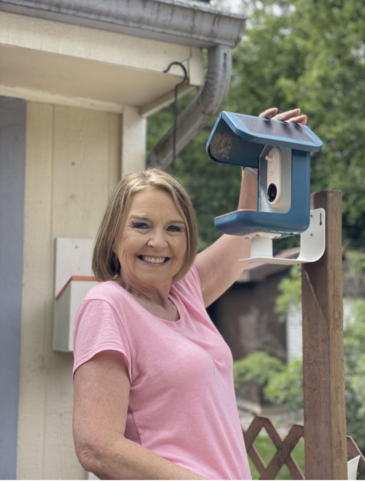 Birdbuddy Pro Solar Smart Bird Feeder with Camera, AI Bird ID, 2K Video | 2K video quality, 5MP Photos, 1/2.7