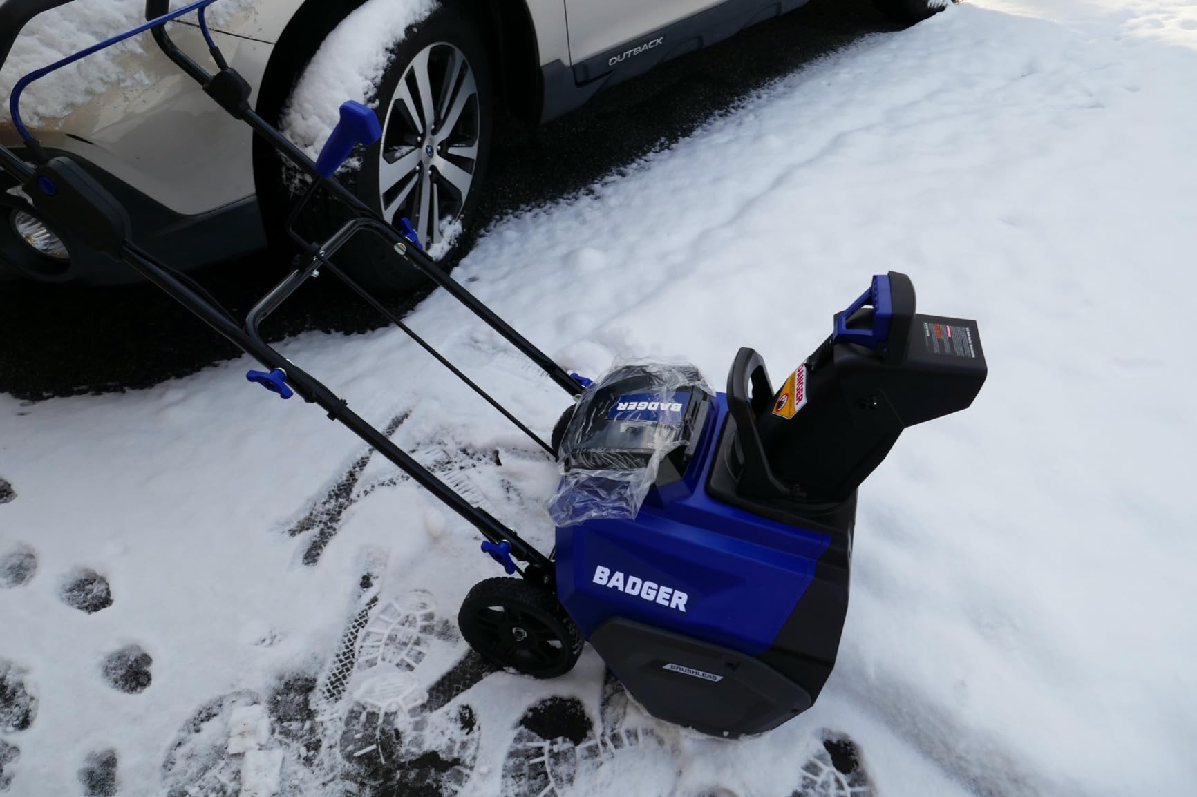 Wild Badger Power 40V 20-Inch Brushless Cordless Electric Snow Blower, 20-in width, 10-in intake and up to 26-ft throw; brushless single-stage power, two 4.0Ah batteries and fast charger customer photo 2