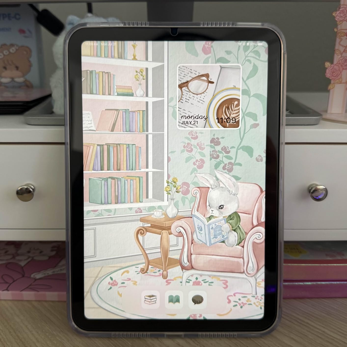Apple iPad mini (A17 Pro): Apple Intelligence, 8.3-inch Liquid Retina Display, 128GB, Wi-Fi 6E, 12MP Front/12MP Back Camera, Touch ID, All-Day Battery Life - Blue customer photo 2