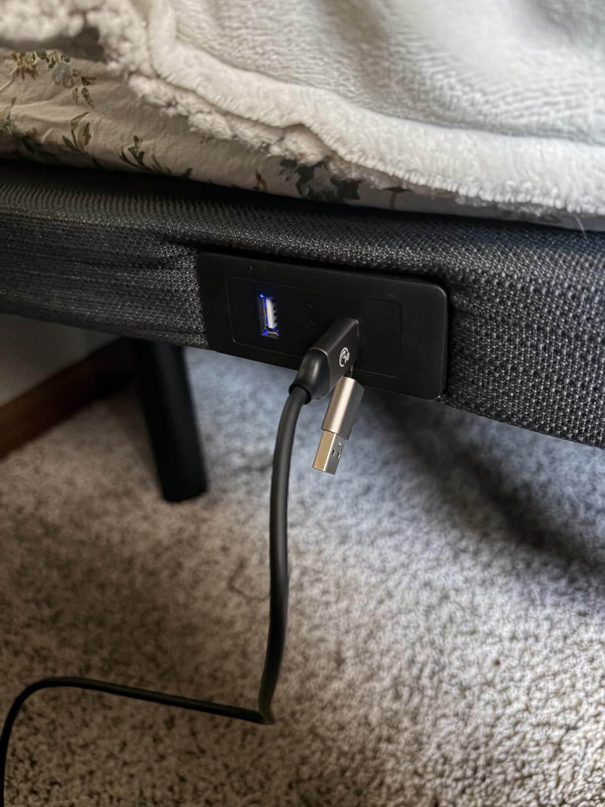 Amada Queen Adjustable Bed Frame with Massage, Head & Foot Incline, Wireless Remote, 4 Built-in USB Ports, LED Night Light, 4 Height-Adjustable Legs, Electric Bed Base customer photo 2