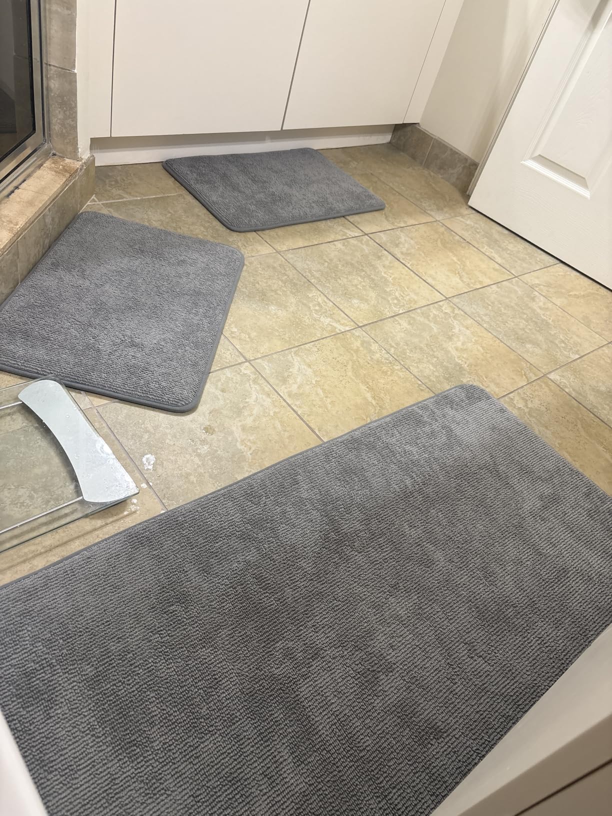 OLANLY Thick Memory Foam Bathroom Rugs 30x20, Soft Absorbent Bath Mat, Grey | Quick Dry Bath Rugs, Non-Slip Carpet, Machine Washable Mats for Bathroom Floor, Tub and Shower, Home Decor Accessories customer photo 2