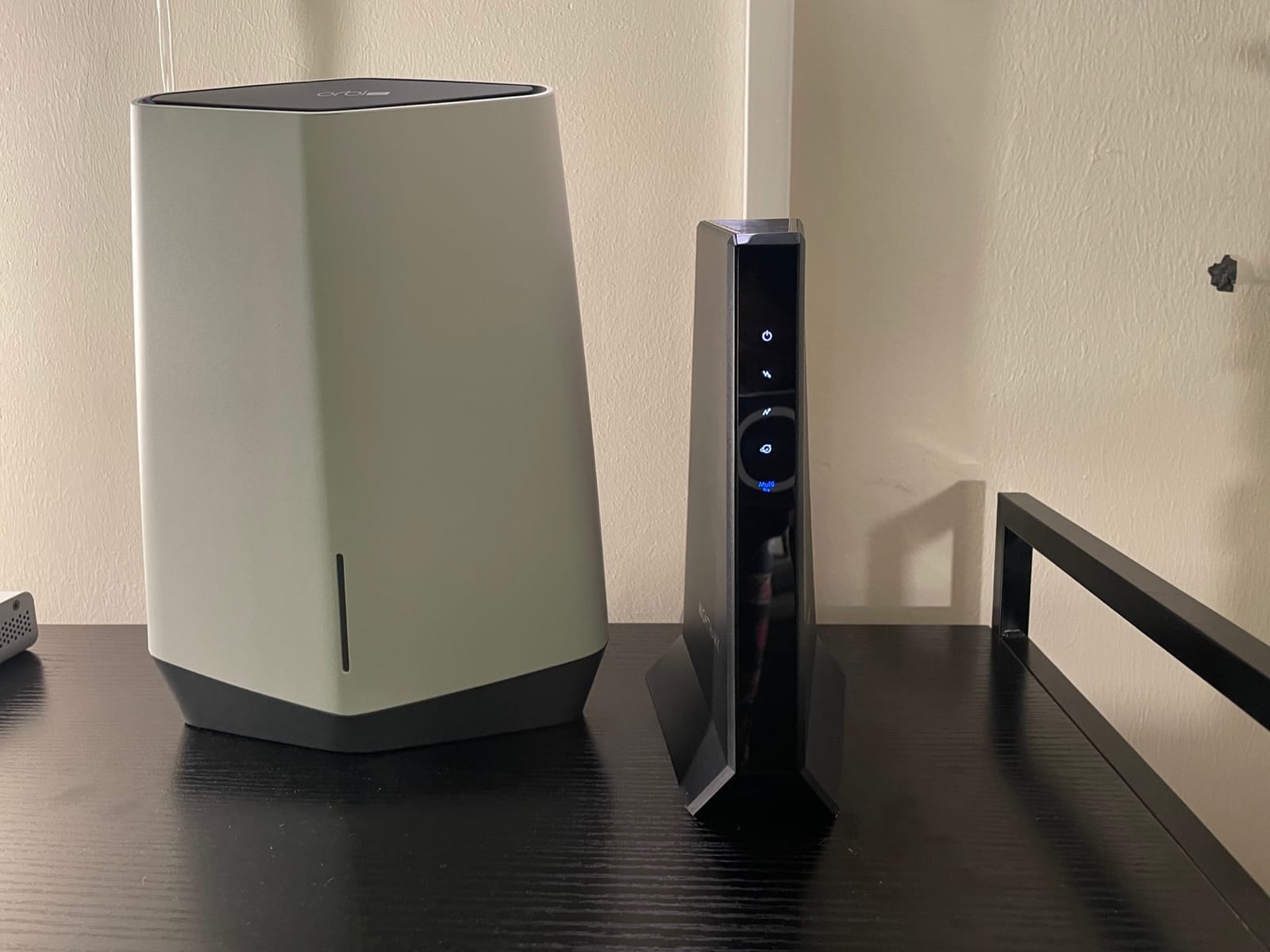 NETGEAR Nighthawk DOCSIS 3.1 Mid/High-Split Modem (CM3000-1AZNAS) - Approved for Today's Fastest Speeds - Works with All Providers, Incl. Xfinity, Spectrum, Cox - Plans up to 2.5Gbps customer photo 2