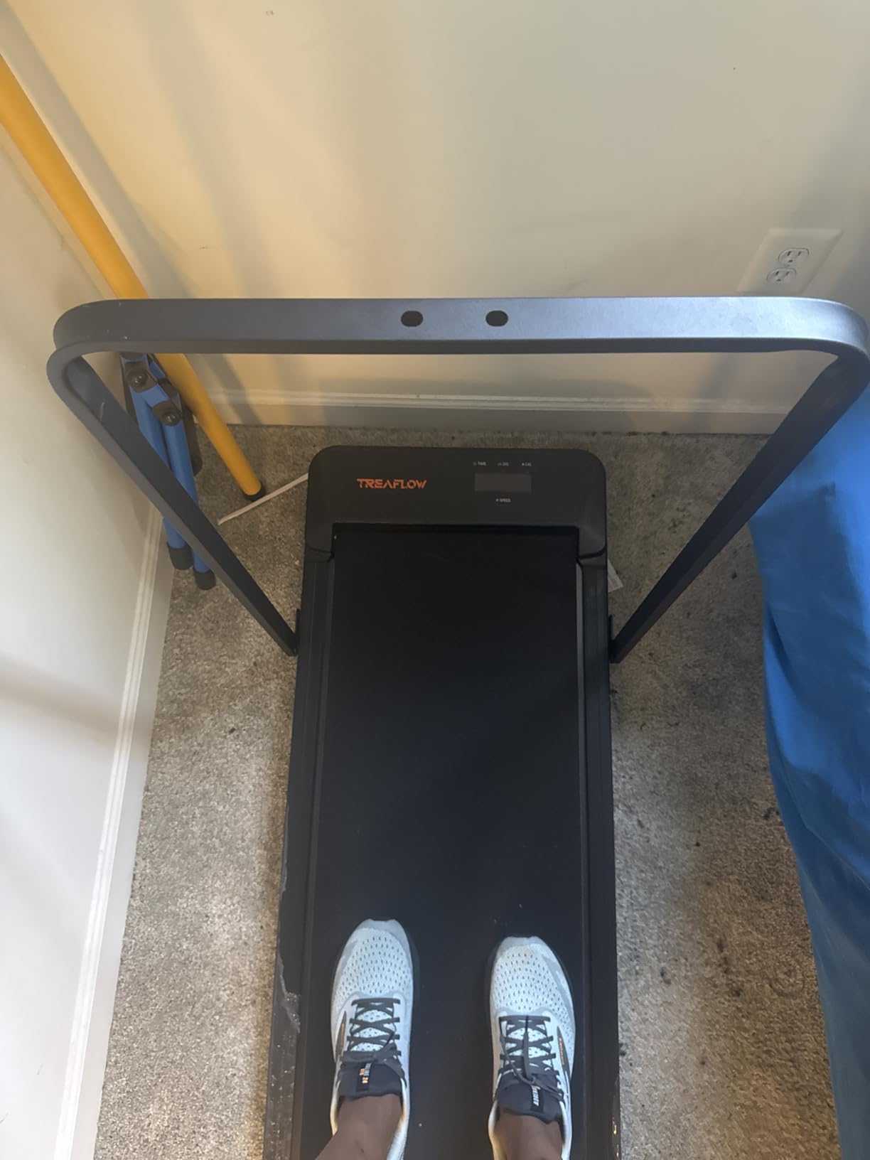 TREAFLOW Walking Pad,Treadmill with Incline for Home Office, 2.5HP Portable Under Desk Treadmill with 265 Lbs Capacity,Remote Control, Led Display customer photo 1