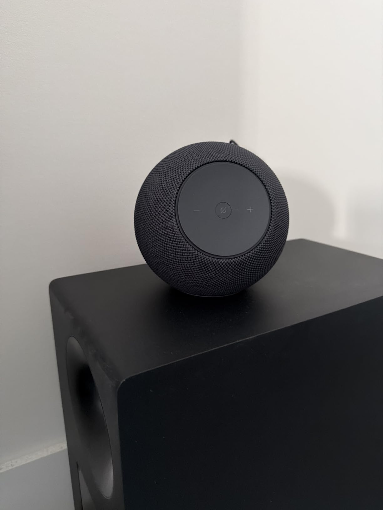 Echo Studio (newest model), Immersive spatial audio and Dolby Atmos, Designed for Alexa+, Graphite customer photo 2