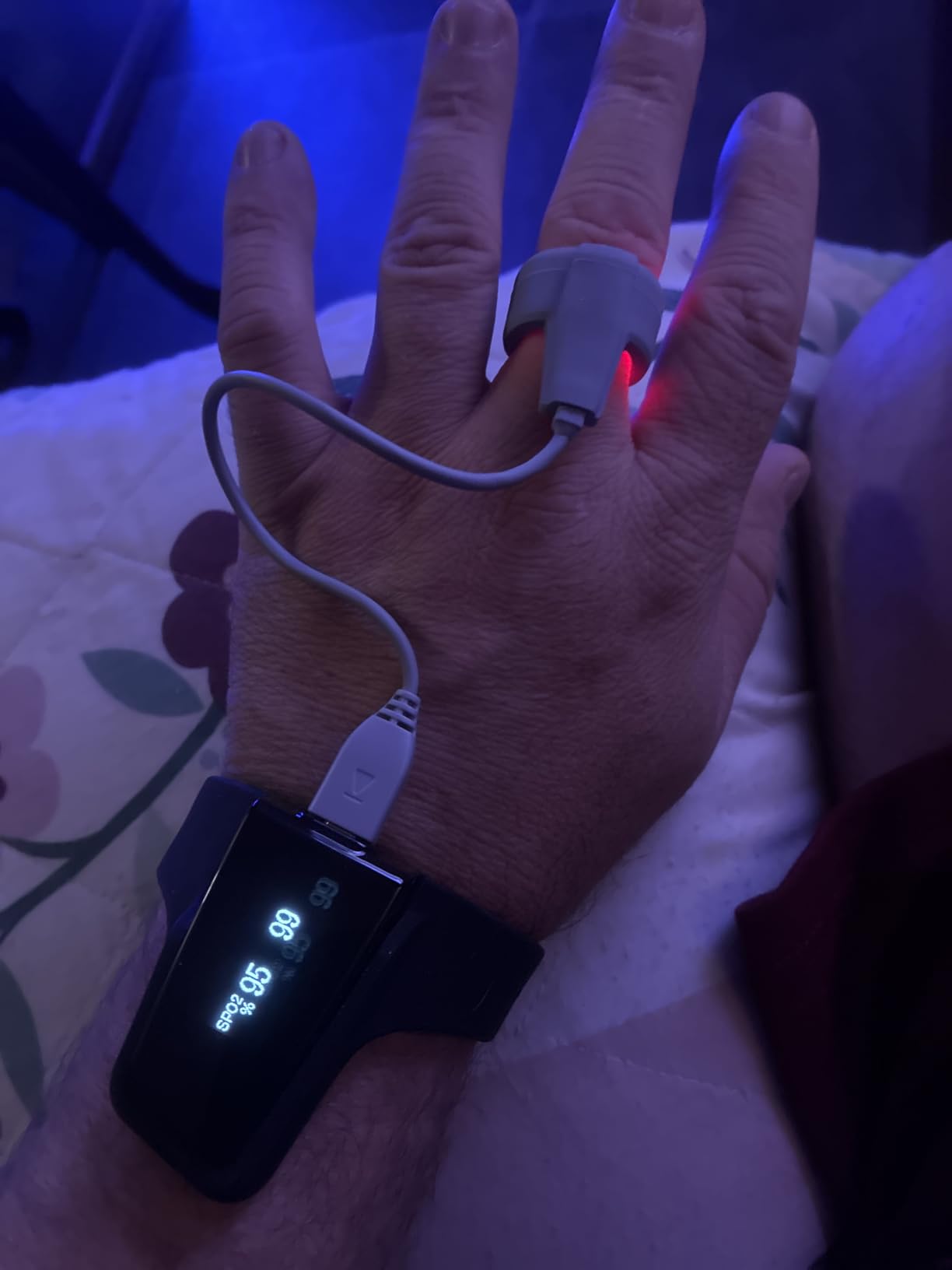 Wellue Wrist Pulse Oximeter with Audio Reminder | Bluetooth Rechargeable Continuous SpO2 Tracking, 72 Hours Battery, Free App & PC Reports customer photo 1