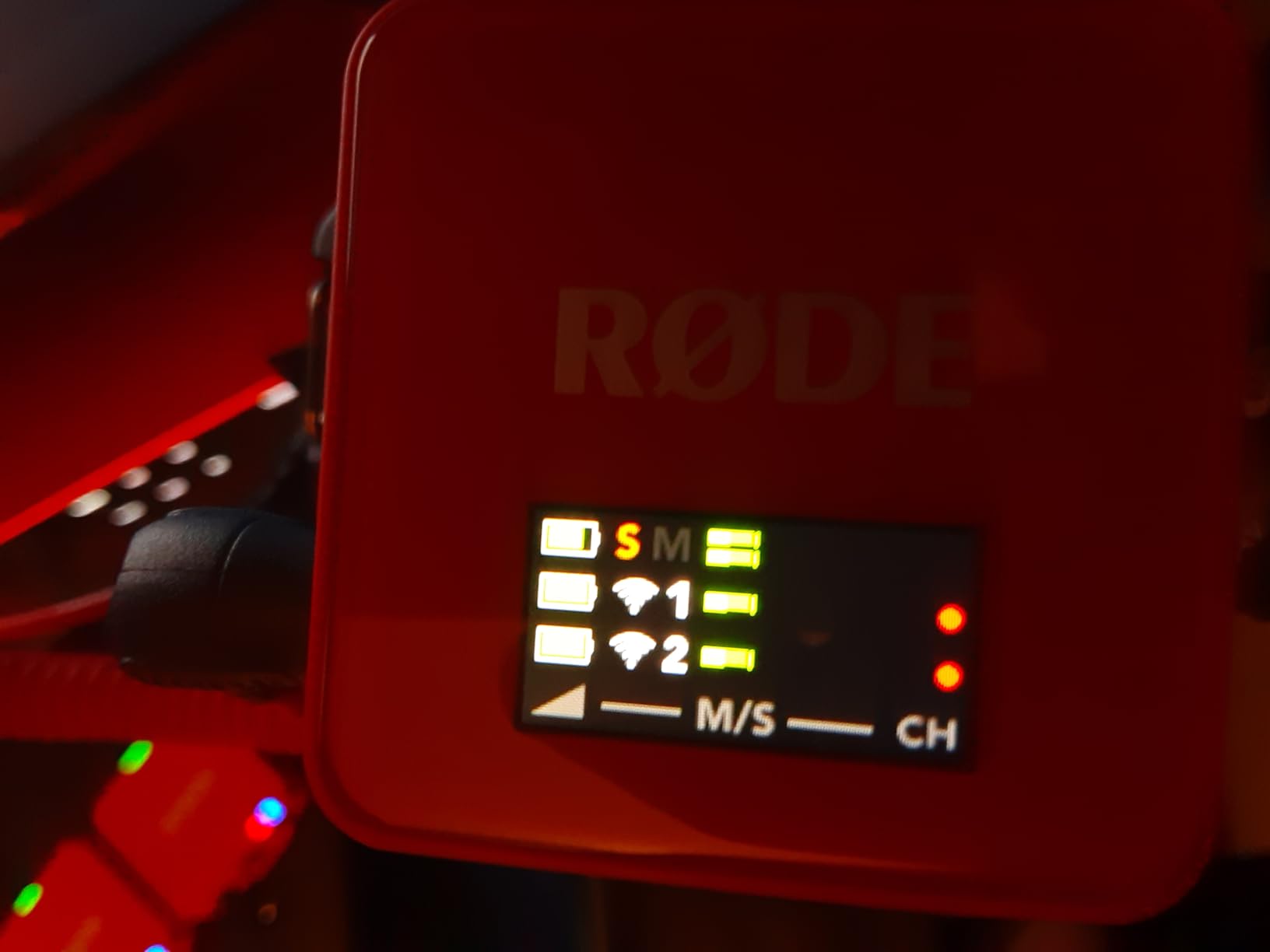 RØDE Wireless GO III (Gen 3) - Compact Wireless Mic - Pristine Audio, 32-bit Float Recording, Automatic Level Control, for Phones, Cameras and Computers (Black) customer photo 2