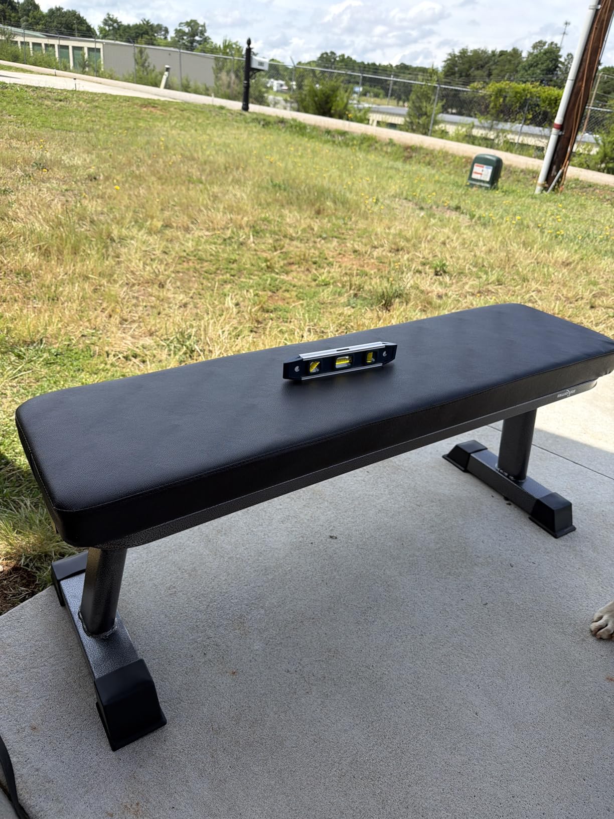 BODY RHYTHM Semi-Commercial Foldable Flat Bench for Multi-Purpose Weight Training and Ab Workout, Flat Weight Workout Exercise Bench with 1000lb Weight Capacity for Strength Training Bench Press, Suitable for Home and Gym. customer photo 1