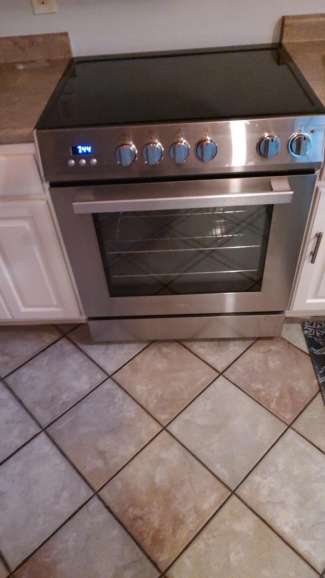 Cosmo COS-ERD304K 30 in. Stellar Collection 4.9 cu. ft. 4 Burner Electric Range Convection, Stainless Steel, Glass Cooktop, Dual Element Burners, 6 Oven Functions customer photo 1