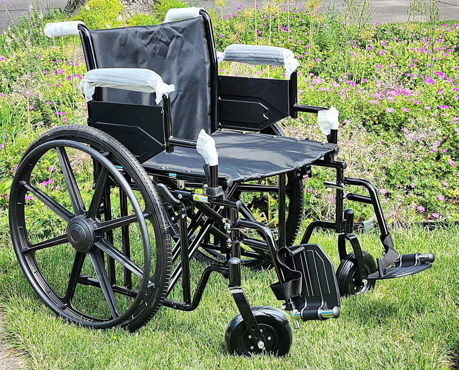 PEPE Mobility Bariatric Wheelchair, 22 Inch Seat, Supports 500 lb, Foldable | Heavy Duty Steel Frame for Larger Adults, Self Propelled with Rear Wheels, Flip Back Armrests, Removable Footrests, Black customer photo 1