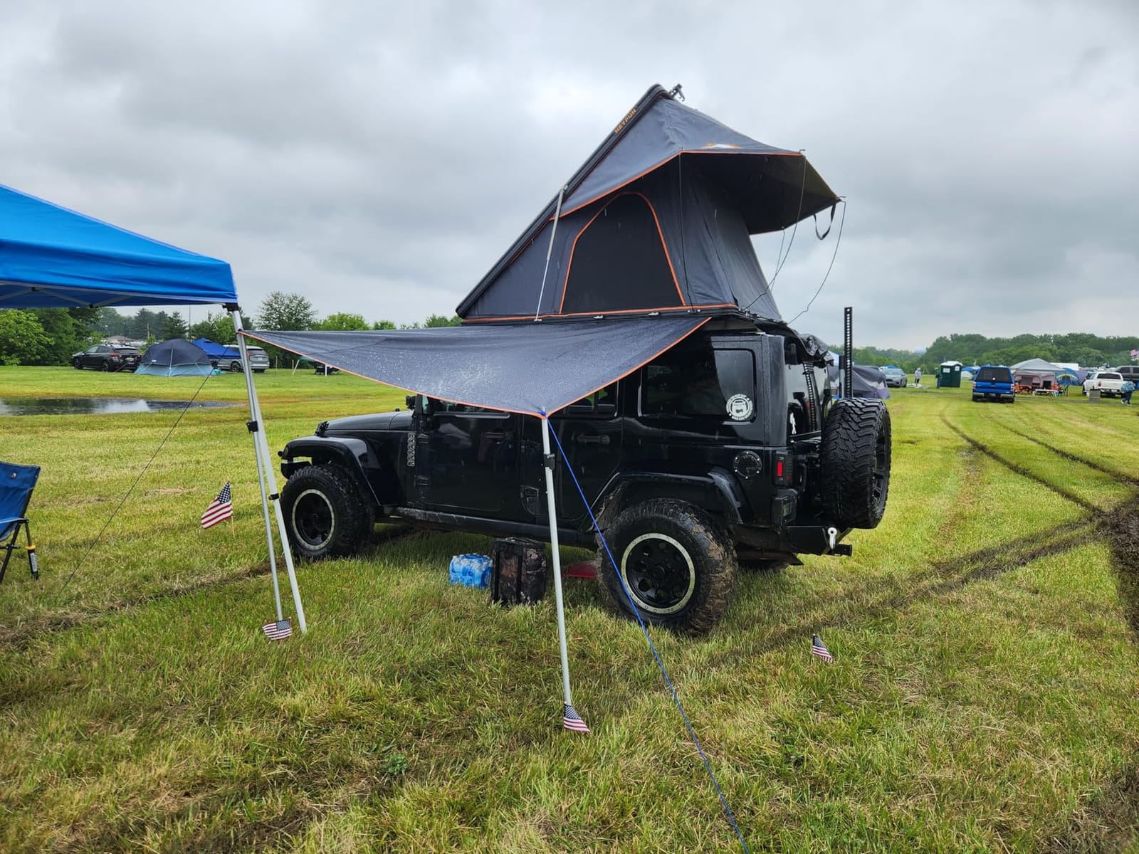 Adventurer Pro Rooftop Tent Hard Shell, 2-3 Person Aluminum Roof Top Tent with Detachable Side Awning & Built-in LED Light Strip customer photo 1