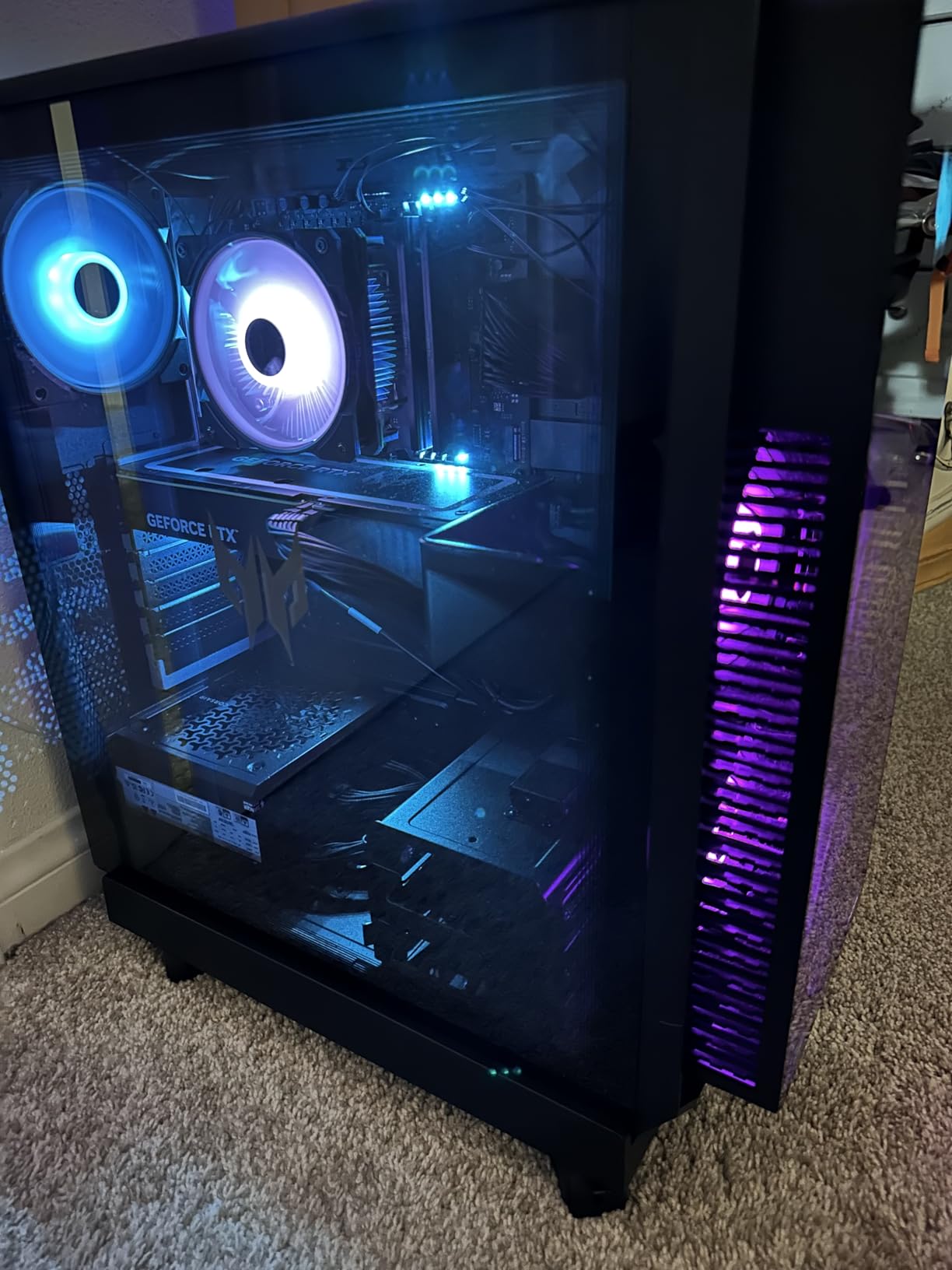 CORSAIR RM850e (2025) ATX 3.1 PCIe 5.1 Ready 850W Power Supply - Black | Native 12V-2x6 Cable Included, Low-Noise, Fully Modular, Cybenetics Gold, Modern Standby Mode, NA customer photo 1