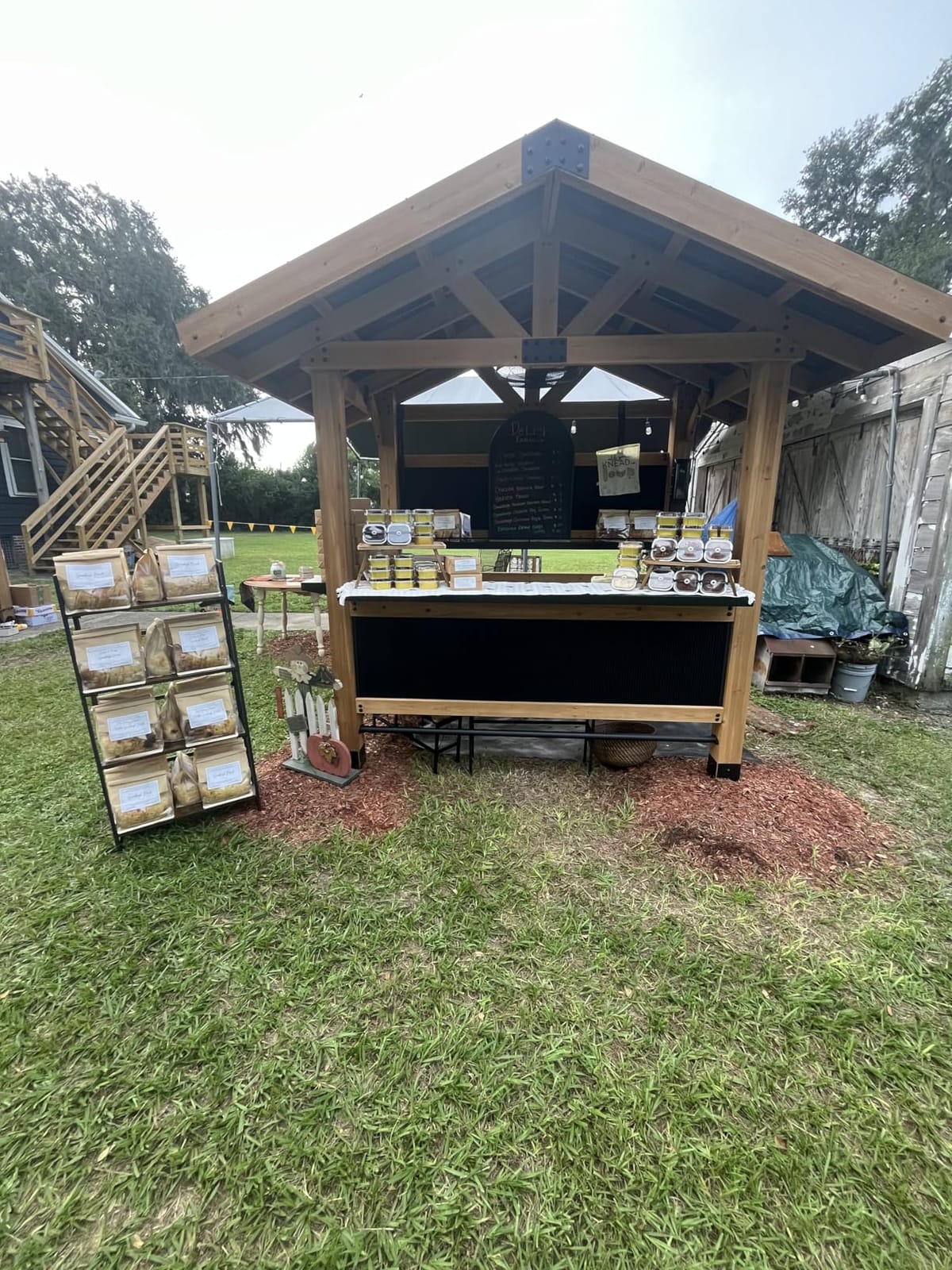 Backyard Discovery Palisade 9' x 6' Cedar Wood Outdoor Bar Set with Galvanized Steel Roof, Bar Top, Shelving, Snow Load Support, Wind Resistance, PowerPort for Patio, Deck, Entertaining customer photo 2